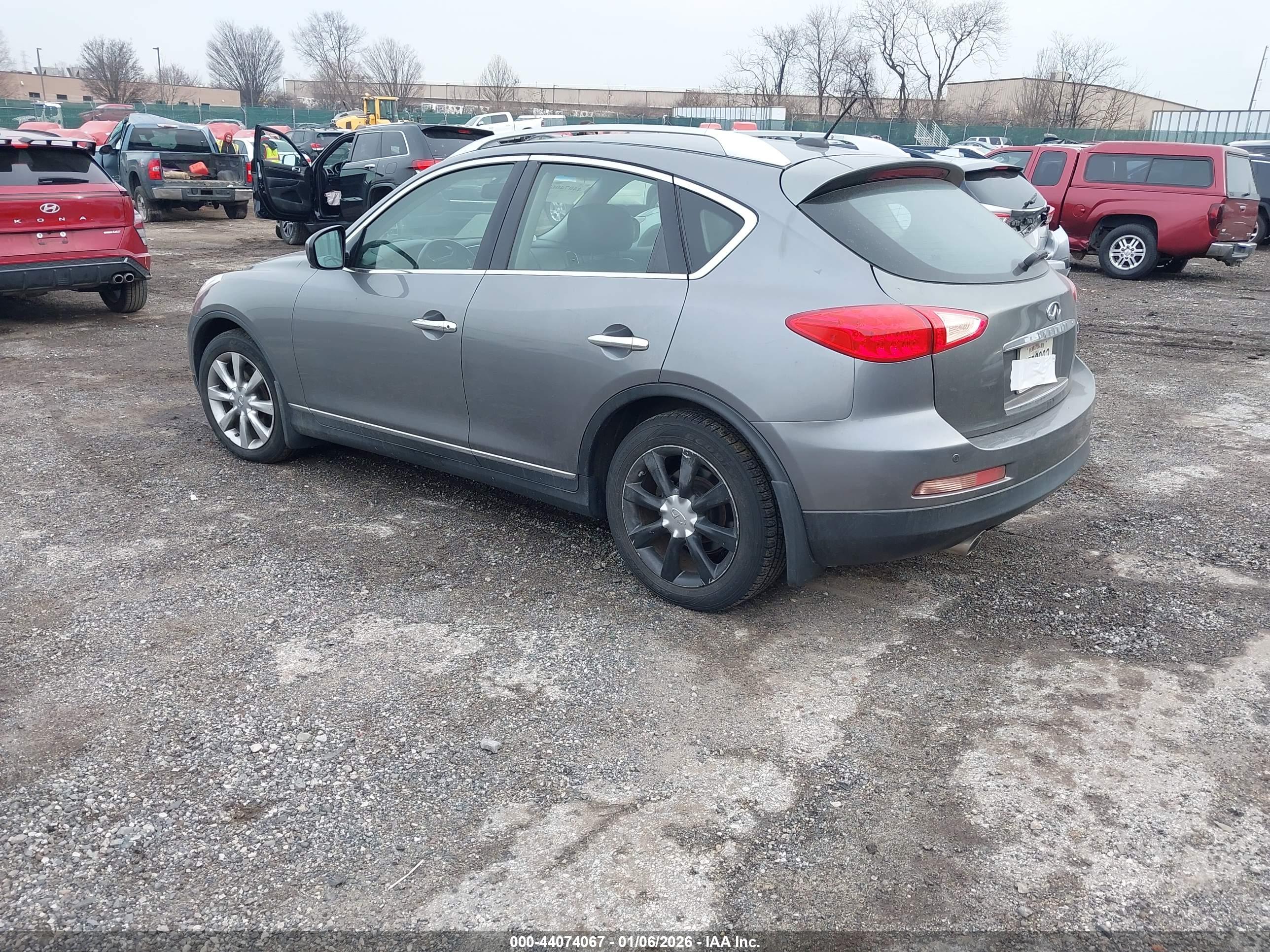 INFINITI EX35 image 3