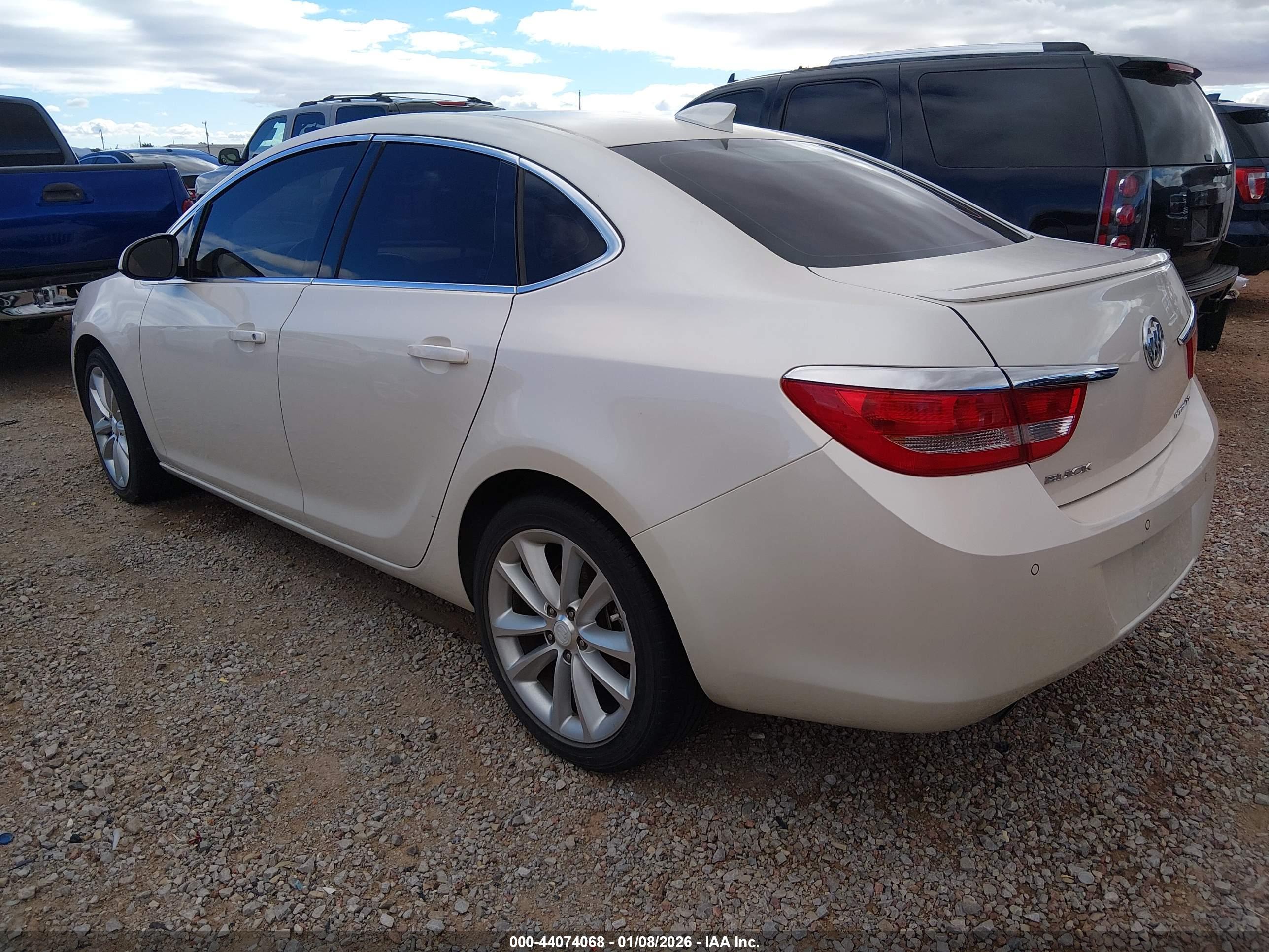 BUICK VERANO image 3