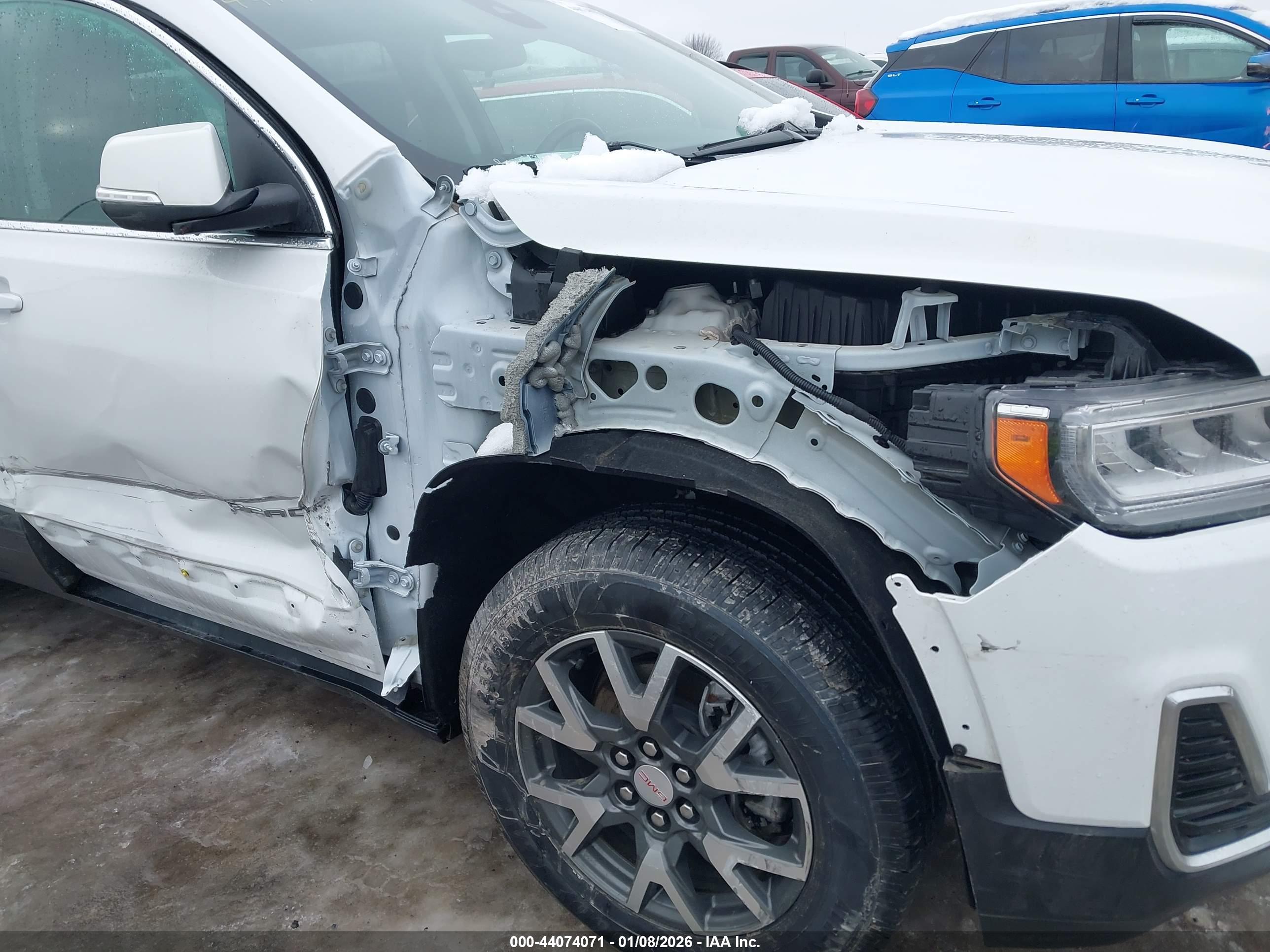 GMC ACADIA image 6