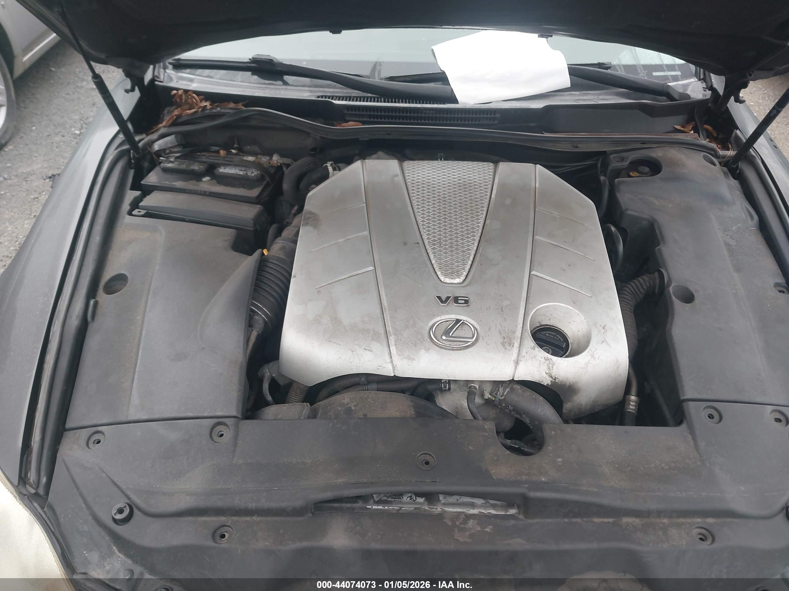 LEXUS IS image 10