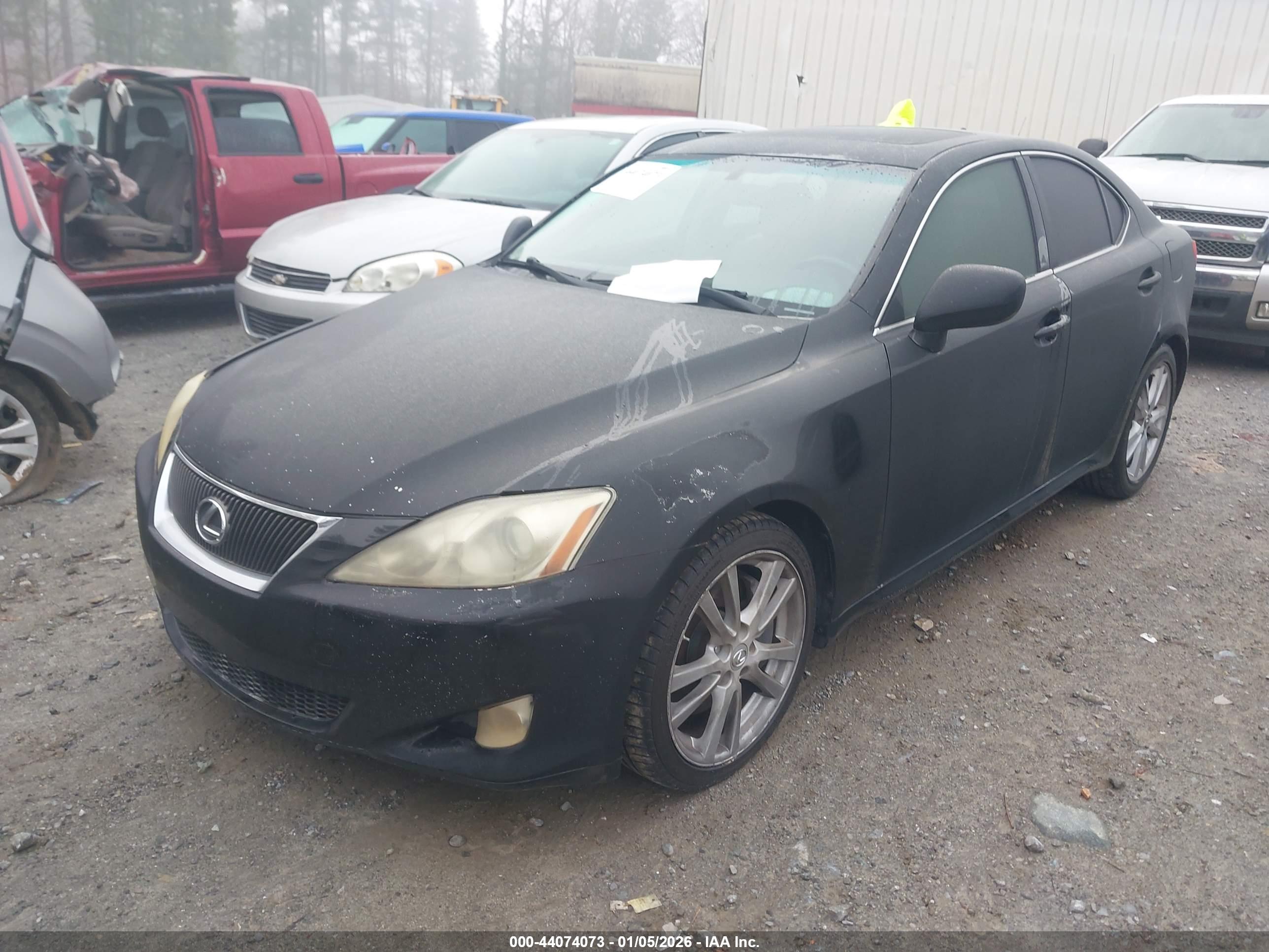 LEXUS IS image 2