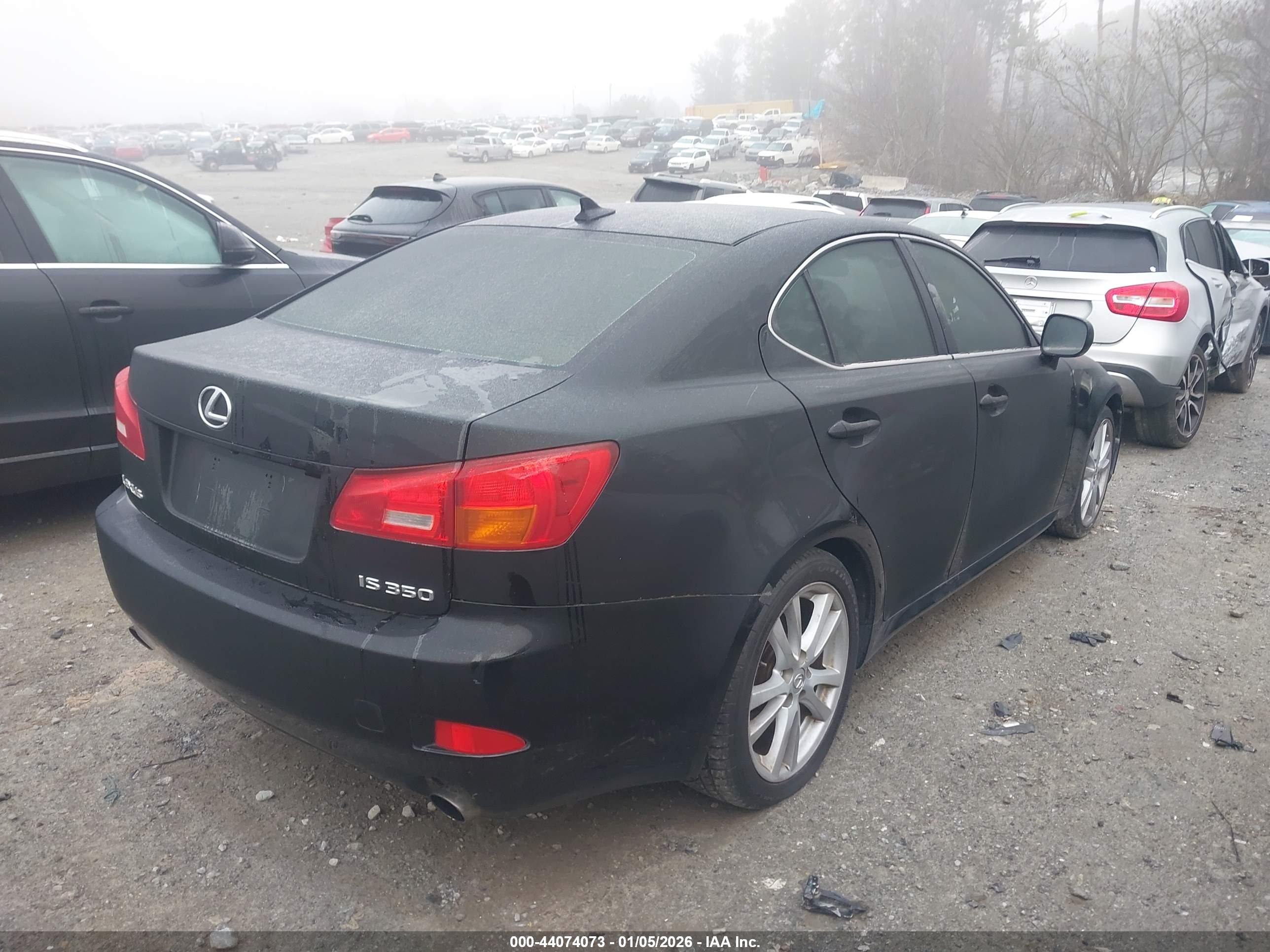 LEXUS IS image 4