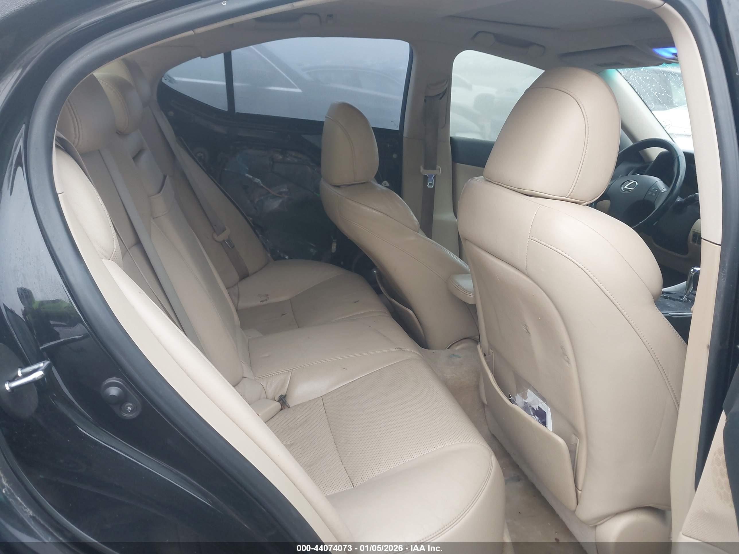 LEXUS IS image 8