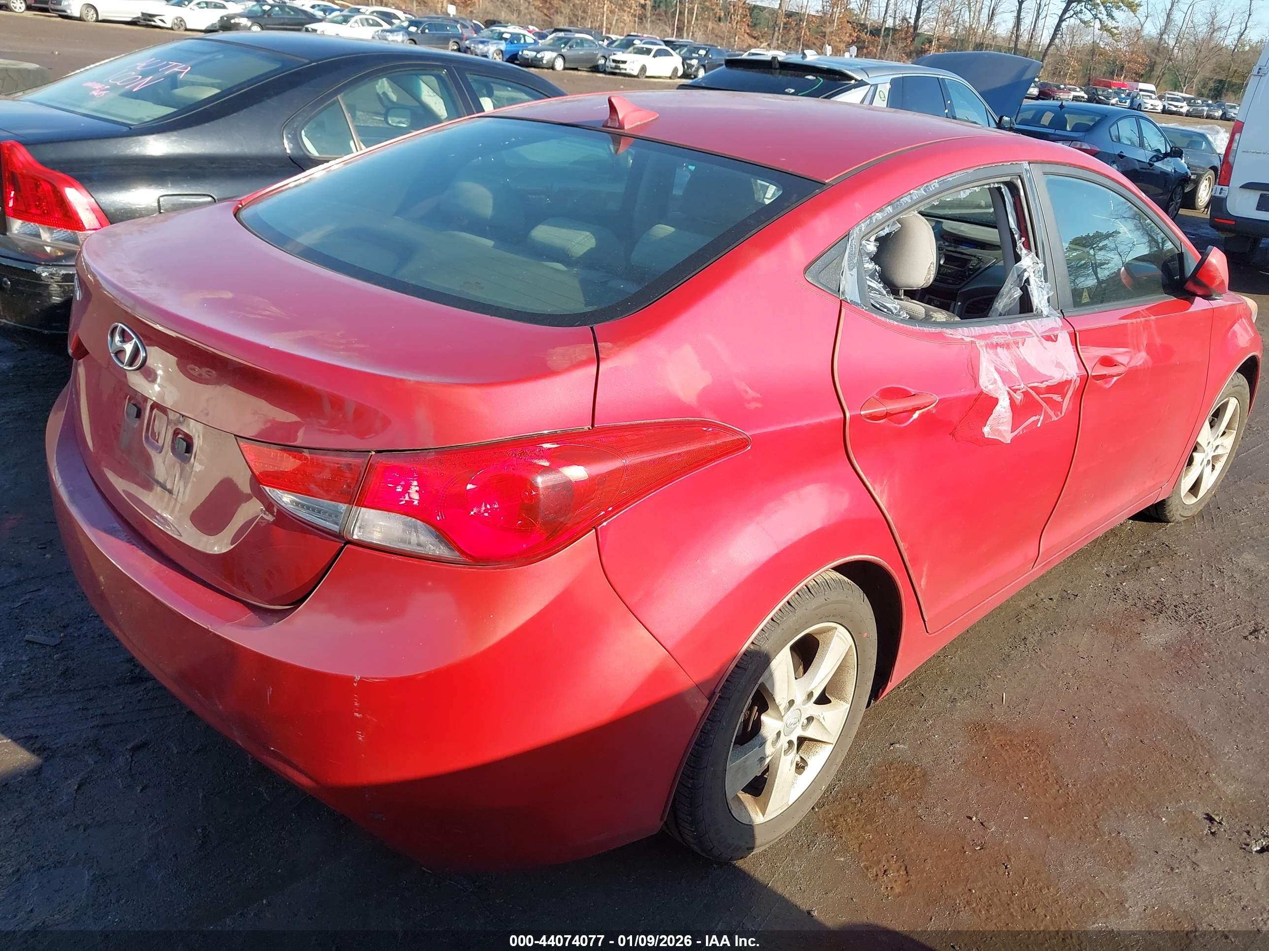 HYUNDAI ELANTRA image 4