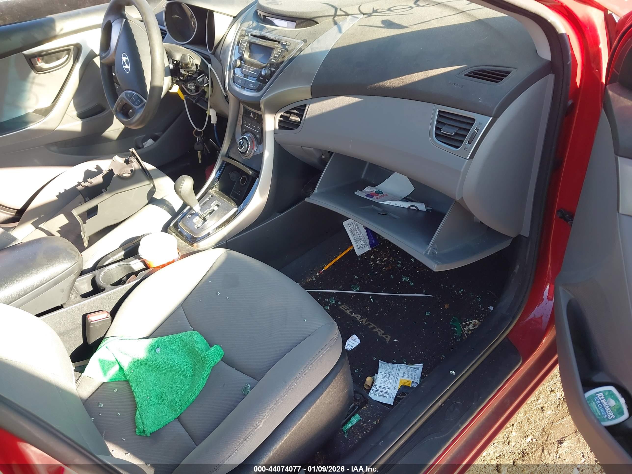 HYUNDAI ELANTRA image 5