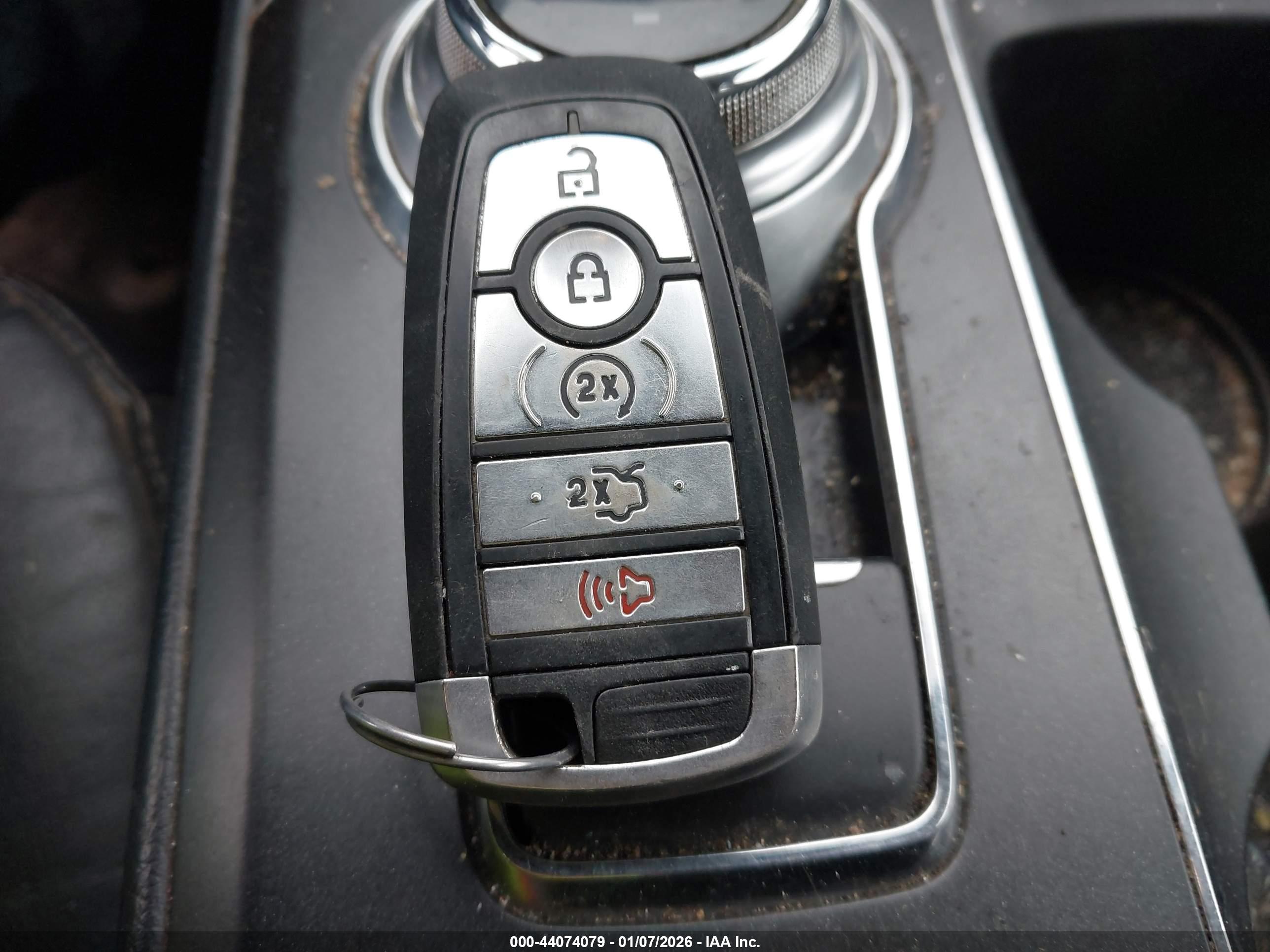 FORD FUSION image 11