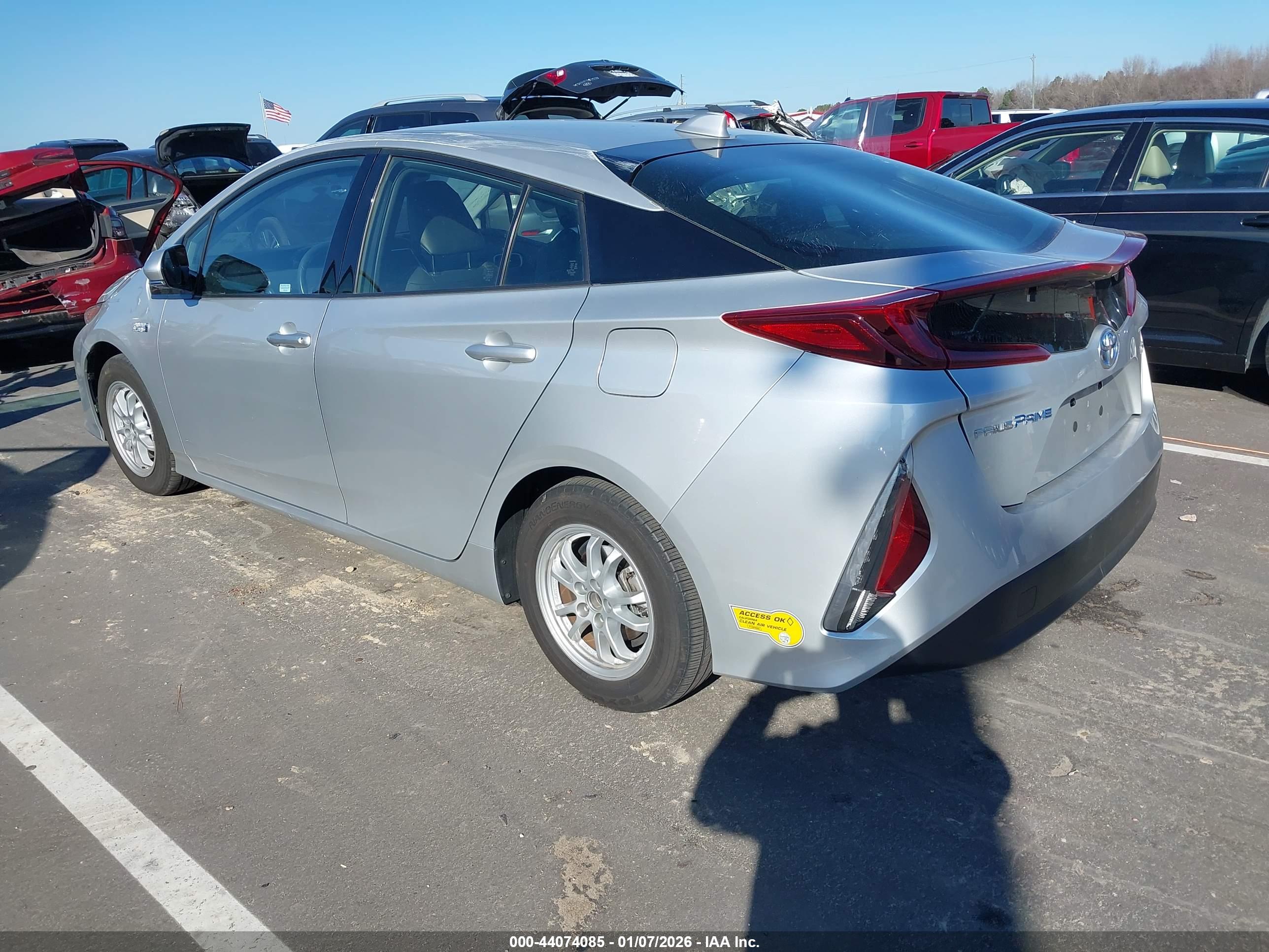TOYOTA PRIUS image 3