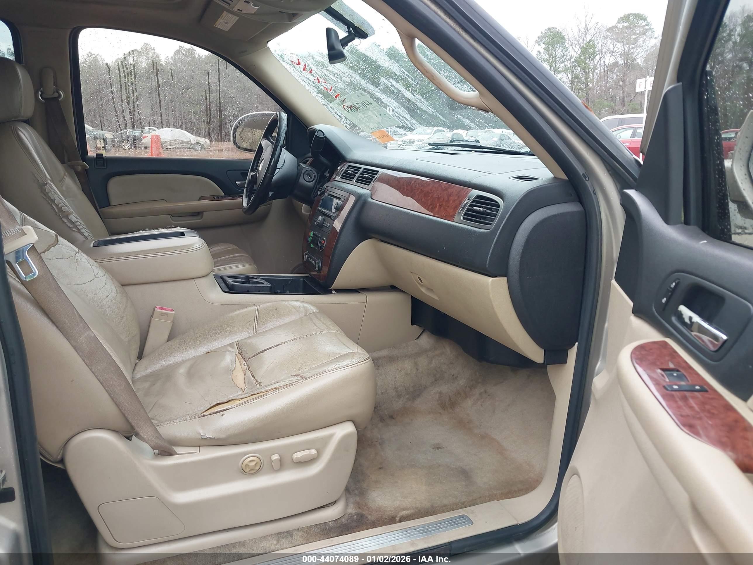 CHEVROLET TAHOE image 5