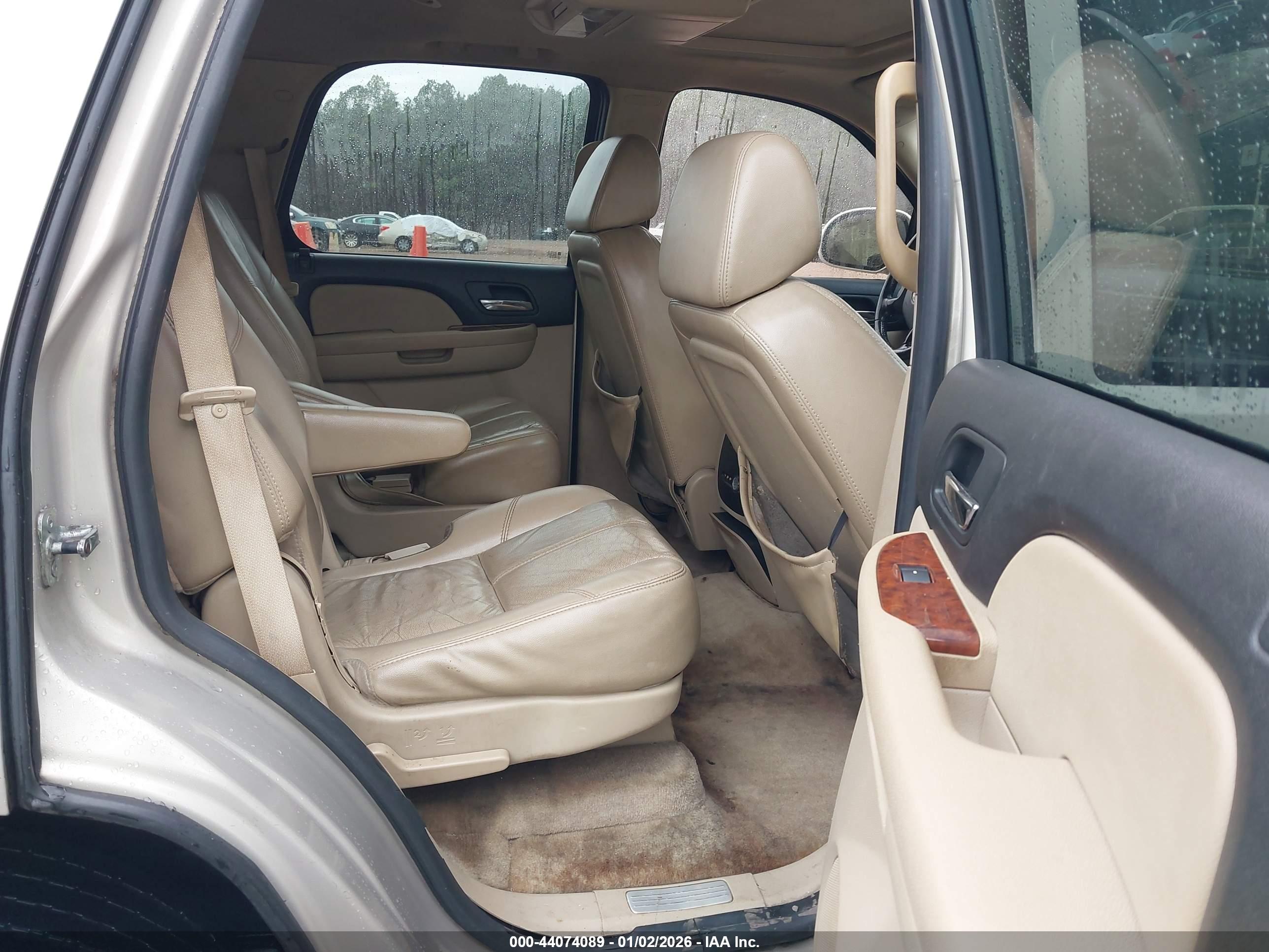 CHEVROLET TAHOE image 8