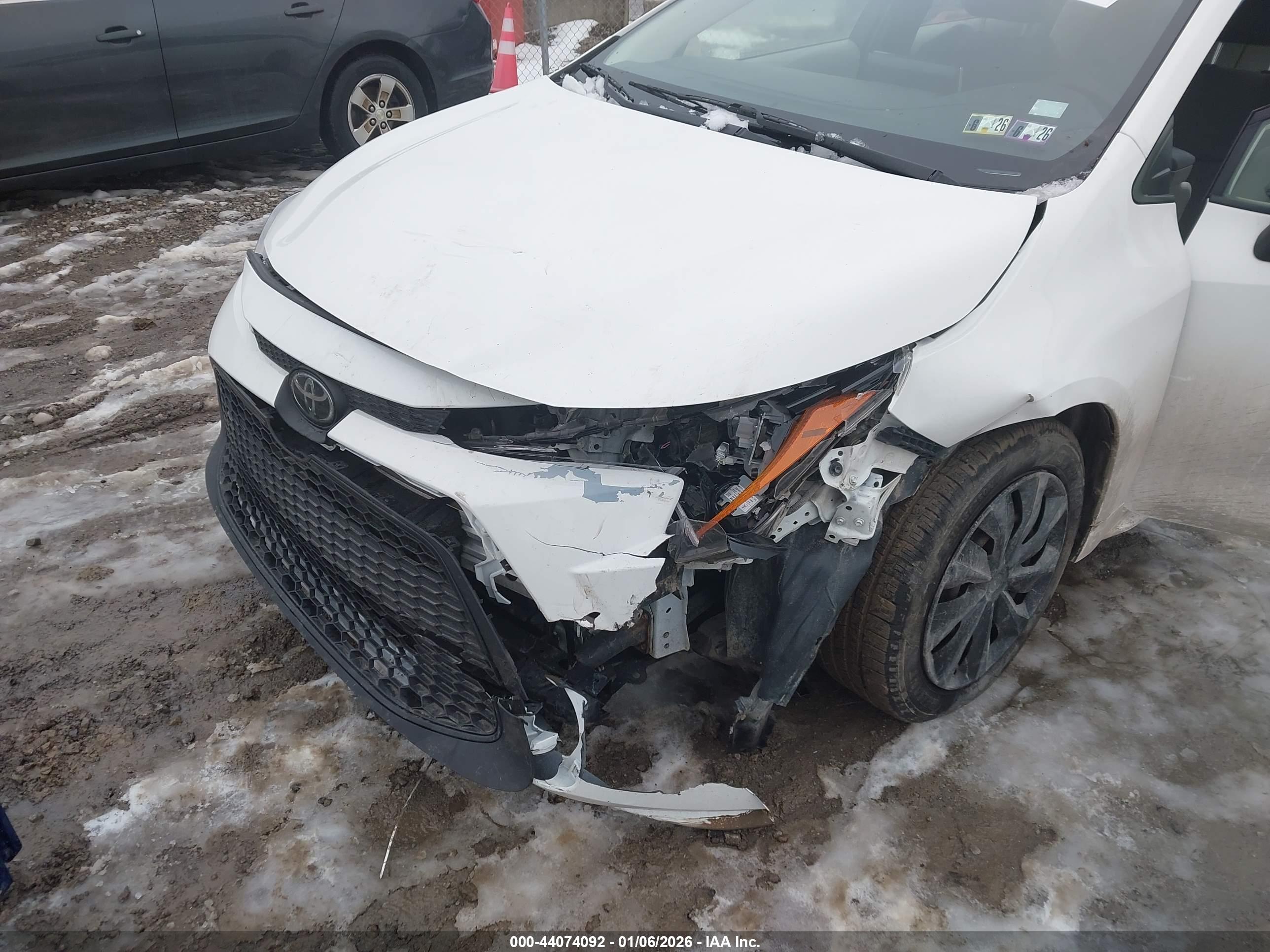TOYOTA COROLLA image 6
