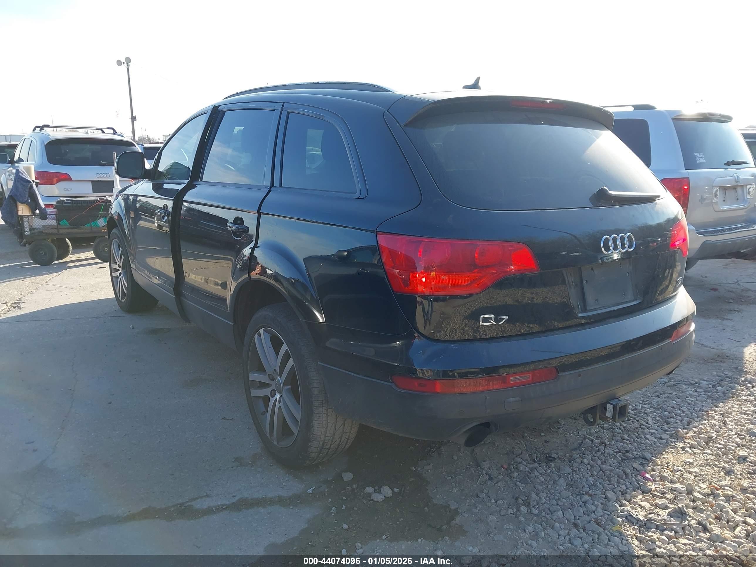 AUDI Q7 image 3