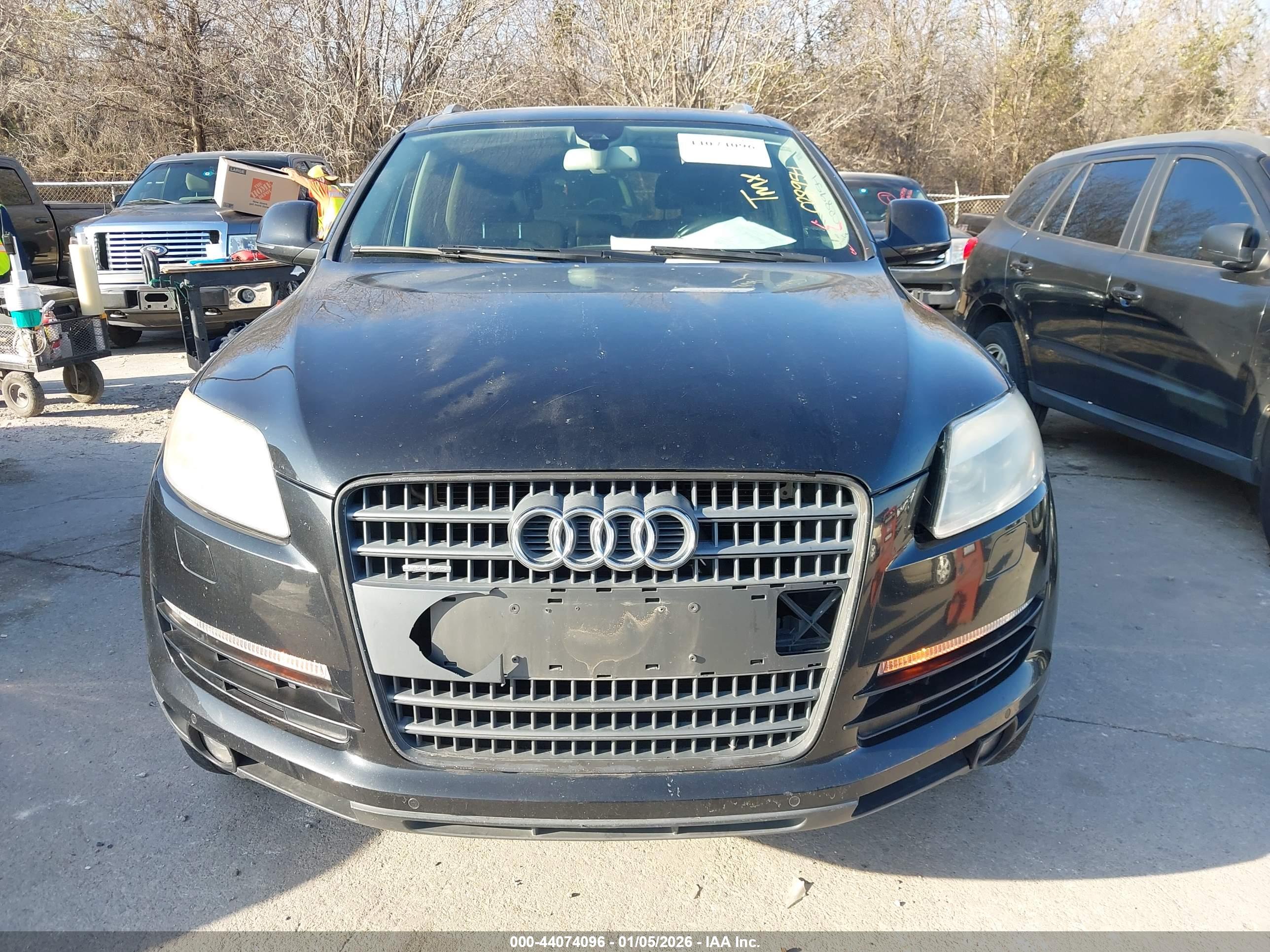 AUDI Q7 image 6