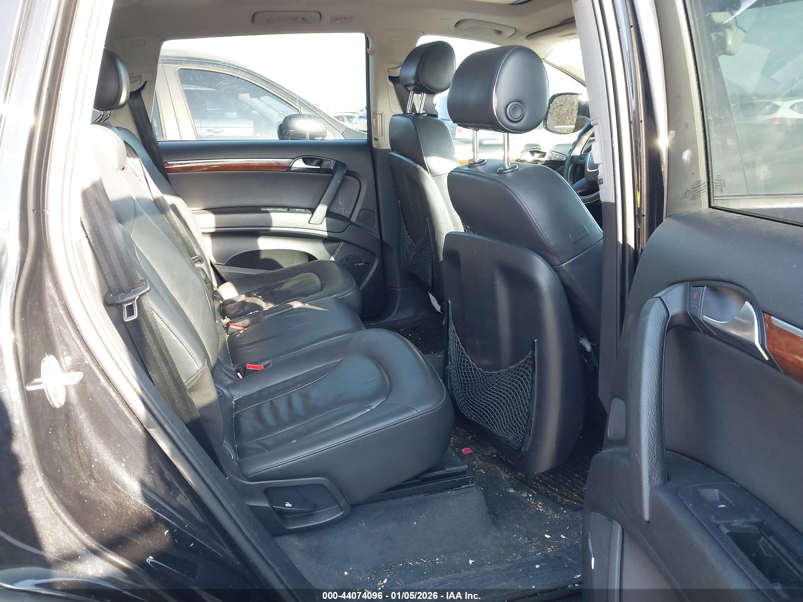 AUDI Q7 image 8