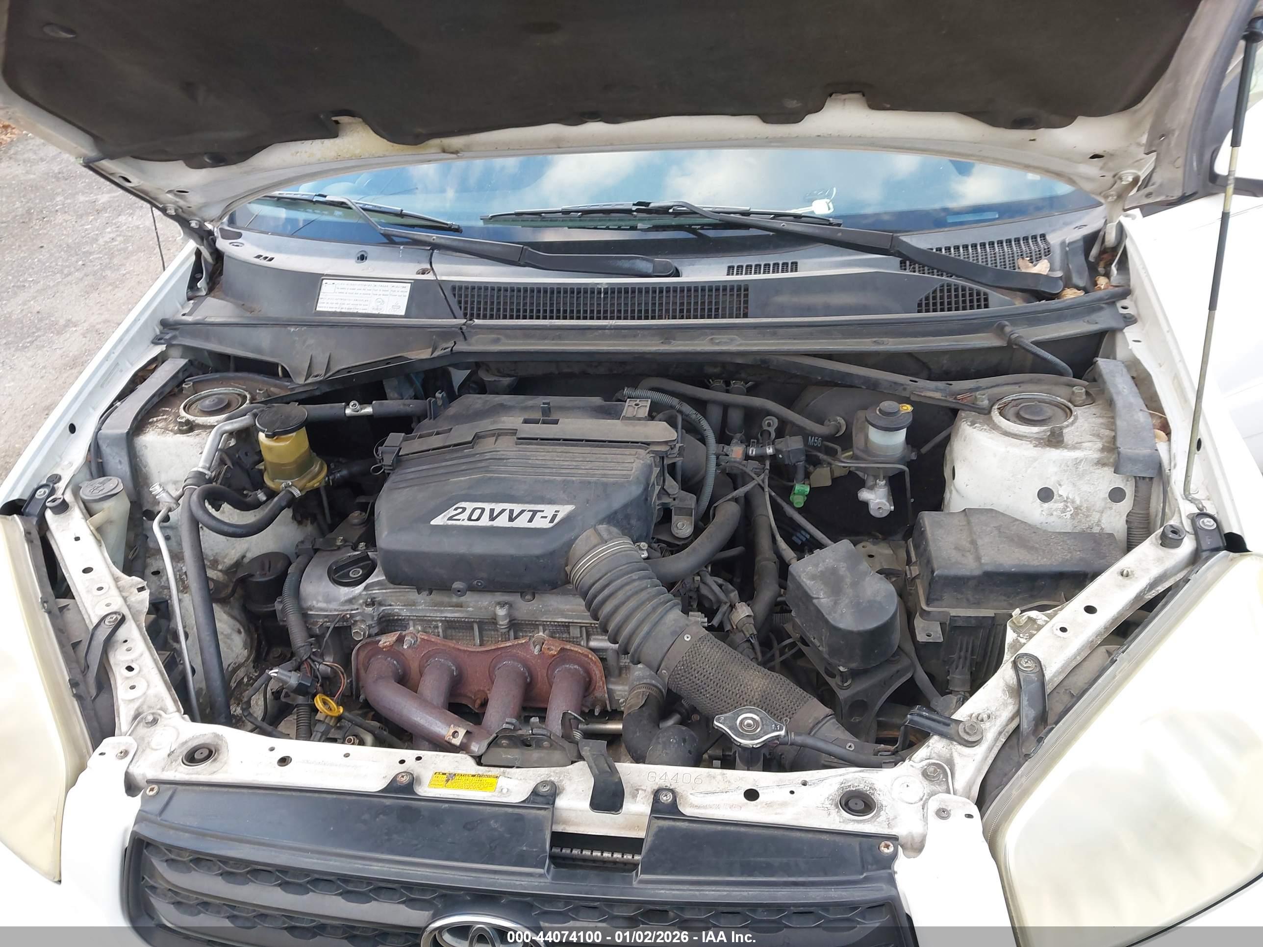 TOYOTA RAV4 image 10