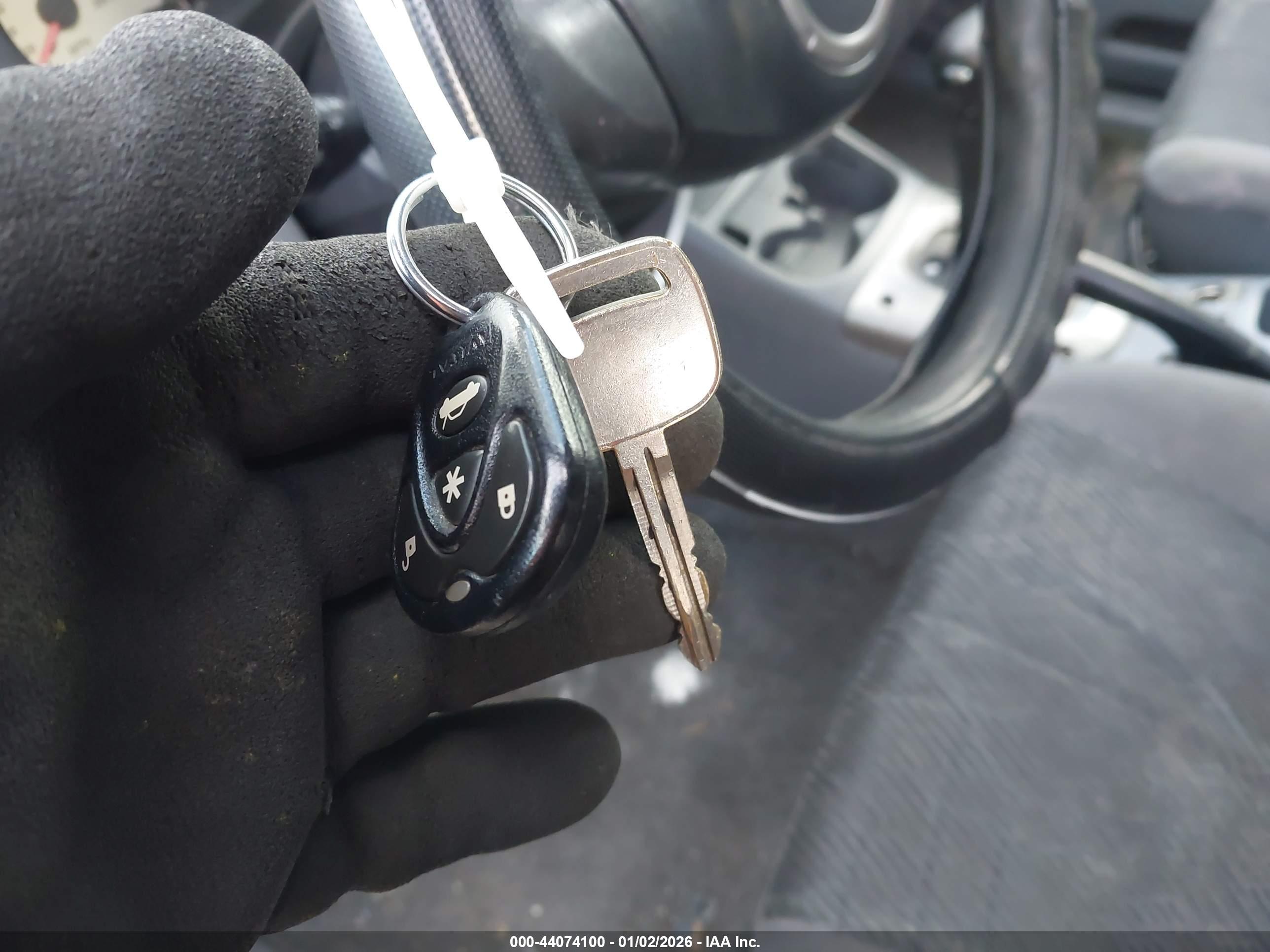 TOYOTA RAV4 image 11