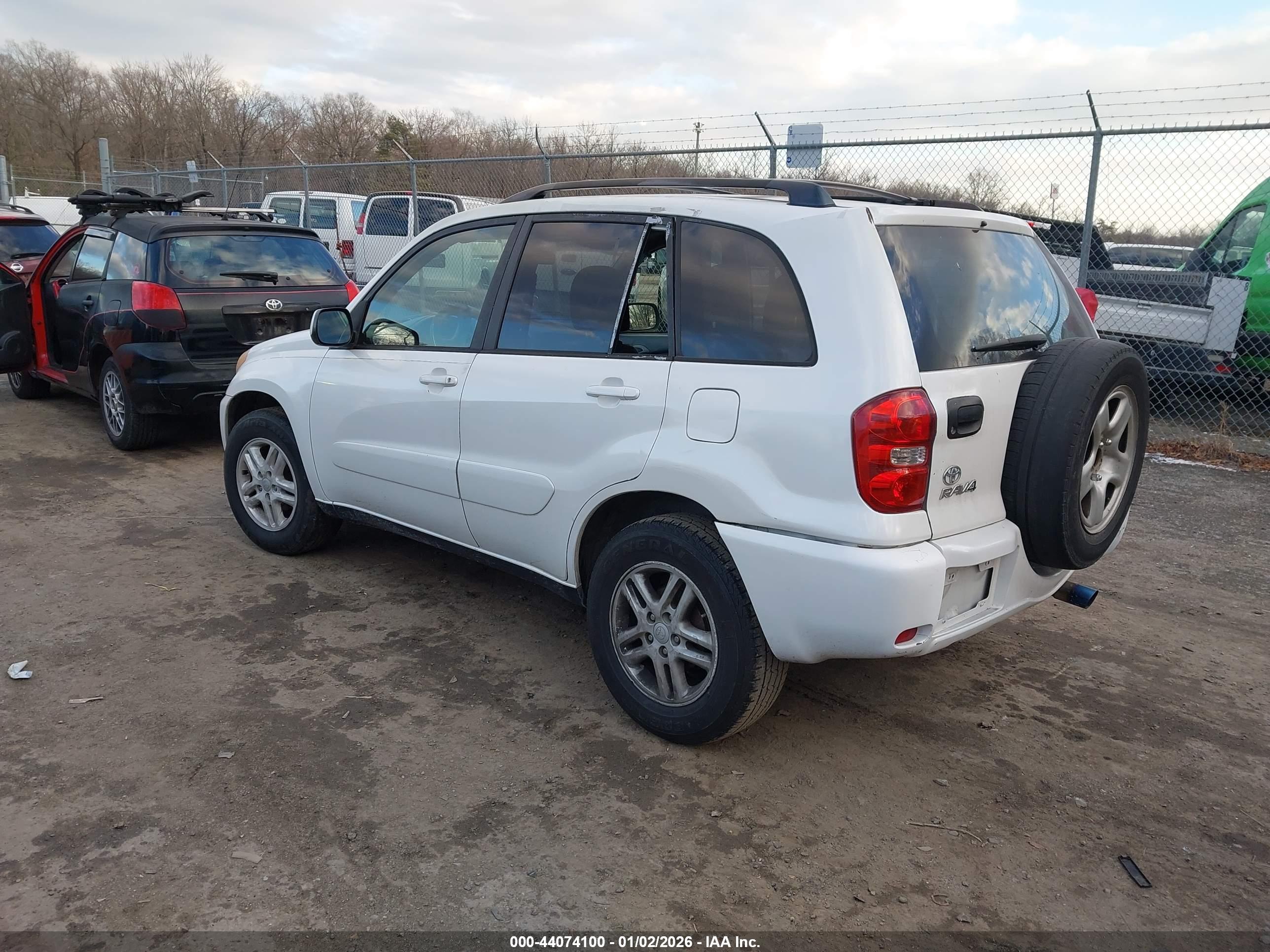 TOYOTA RAV4 image 3