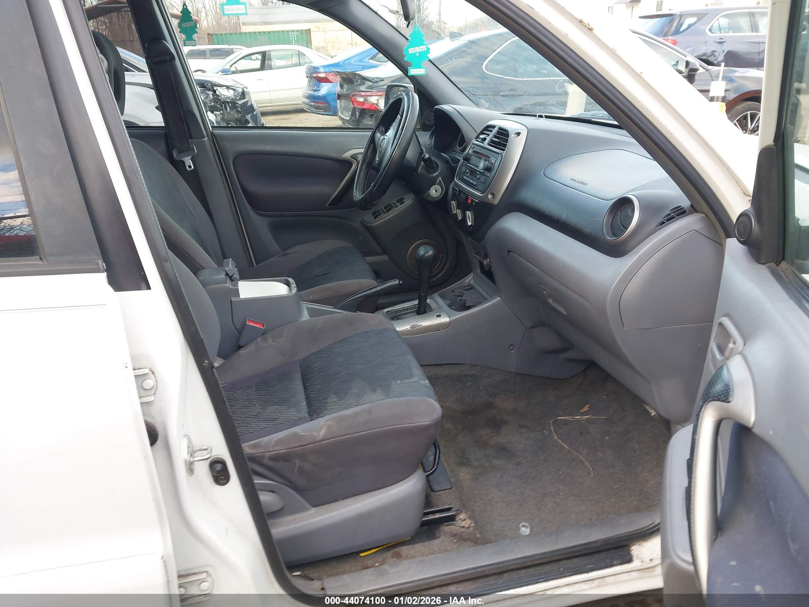 TOYOTA RAV4 image 5