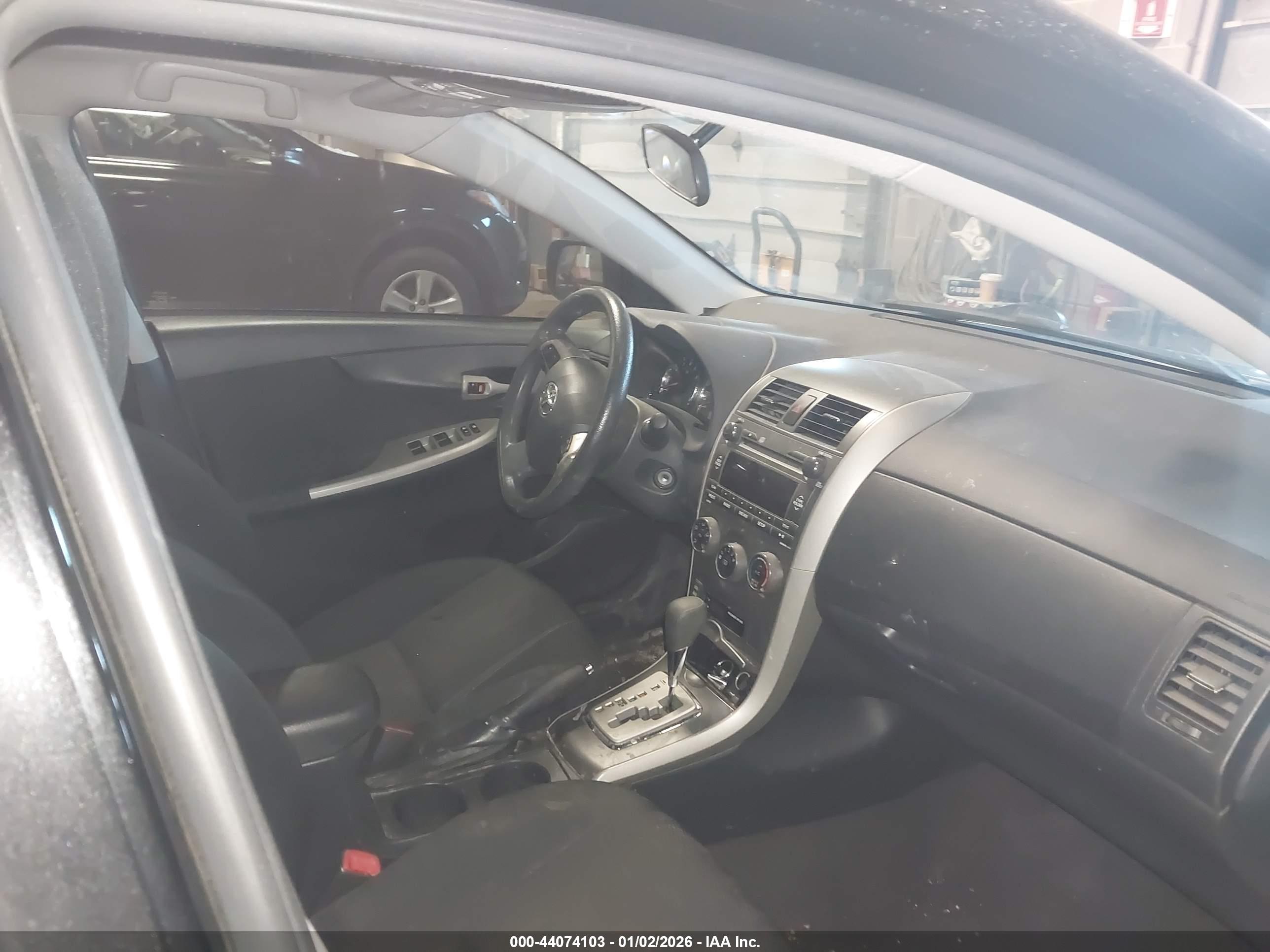 TOYOTA COROLLA image 5