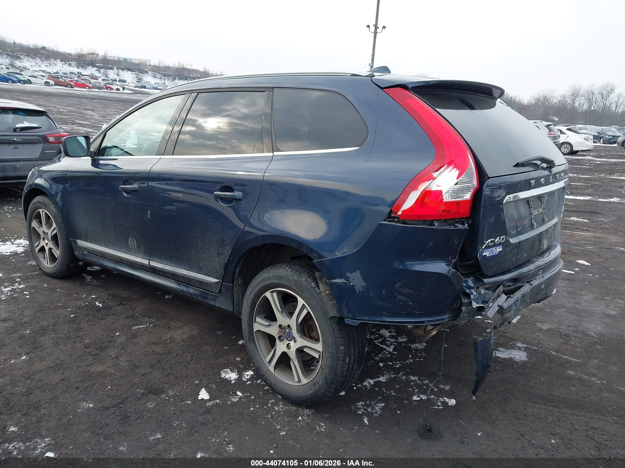 VOLVO XC60 image 3