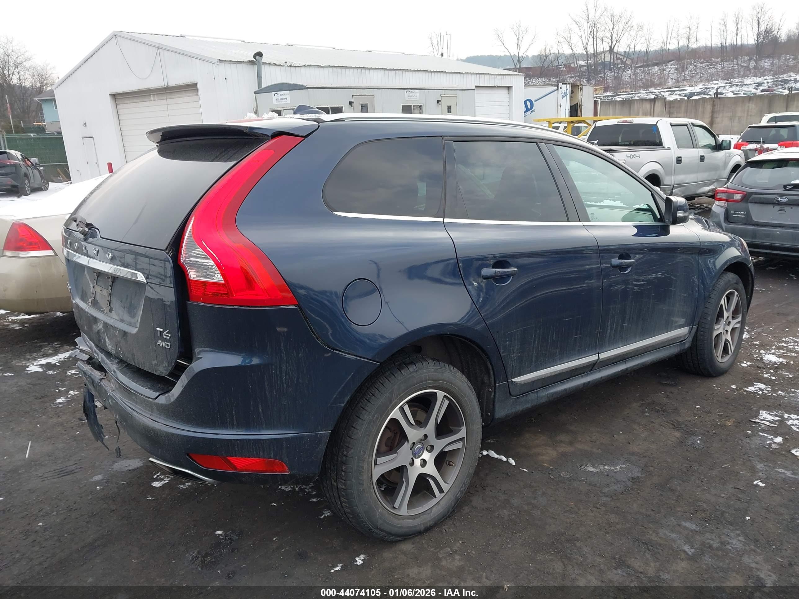 VOLVO XC60 image 4