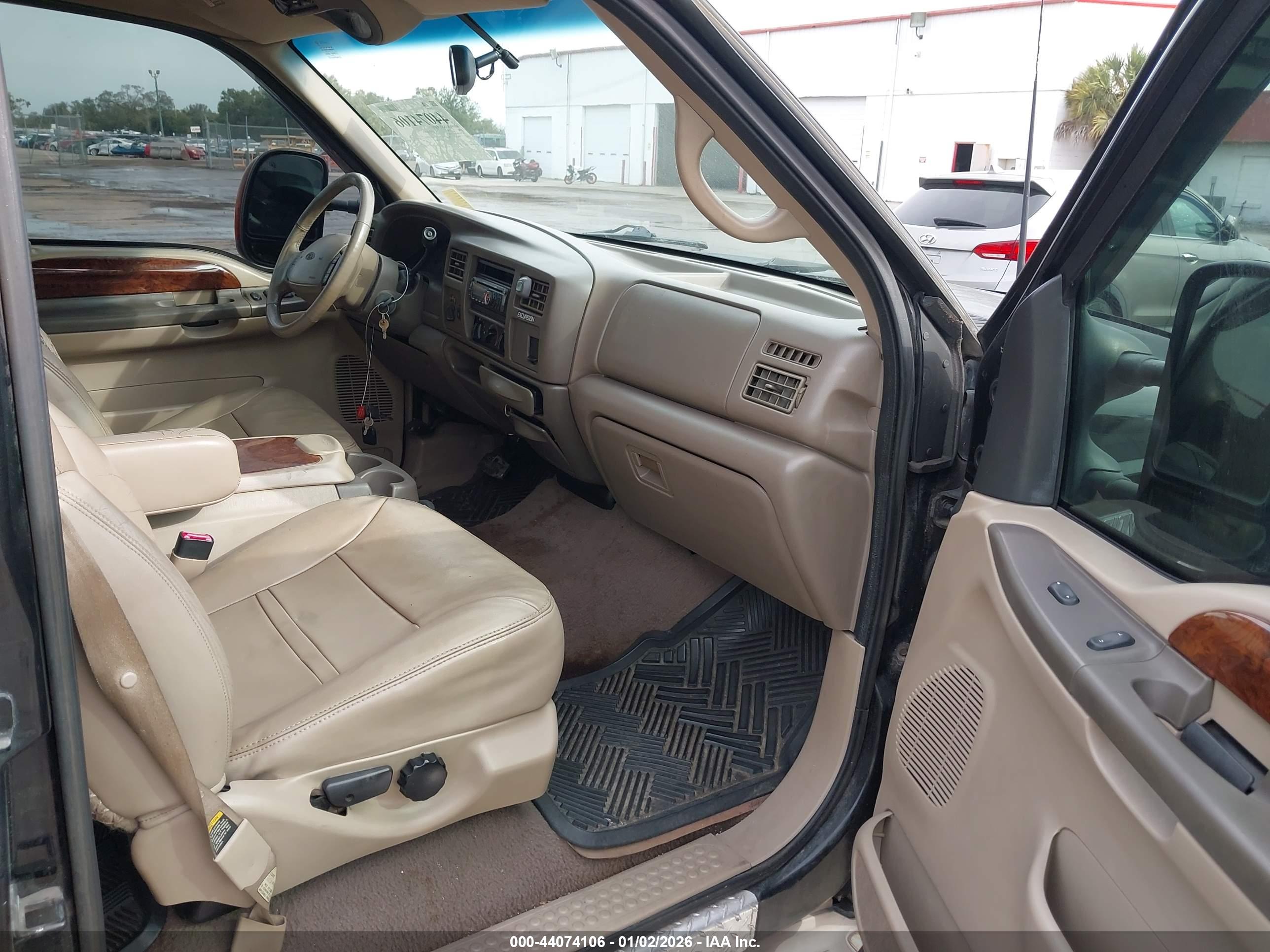 FORD EXCURSION image 5
