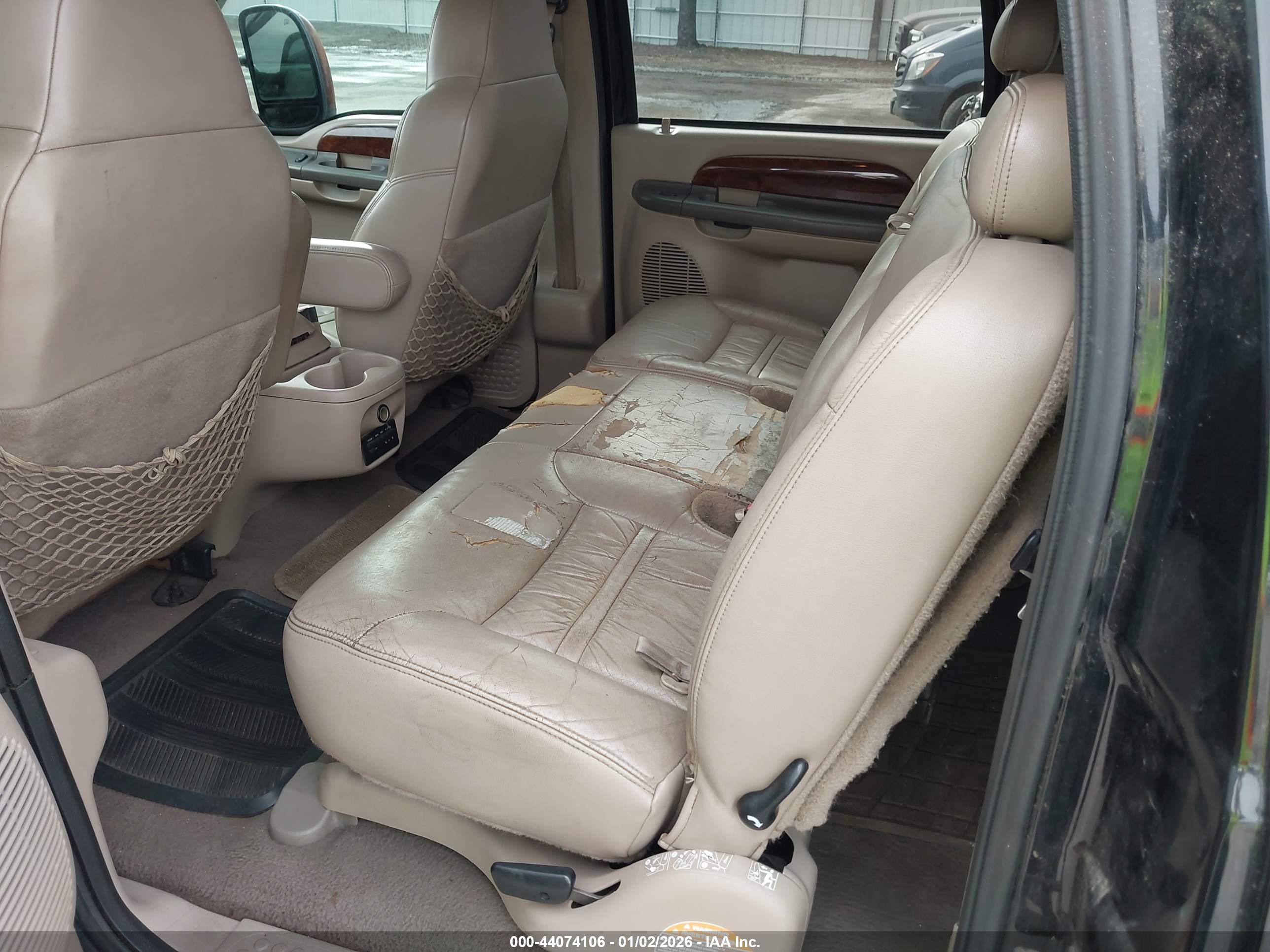 FORD EXCURSION image 8