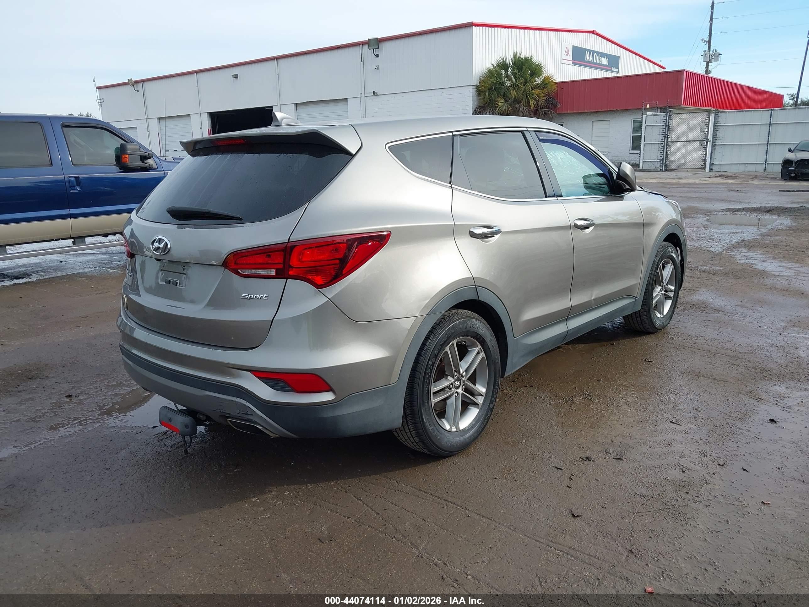 HYUNDAI SANTA image 4