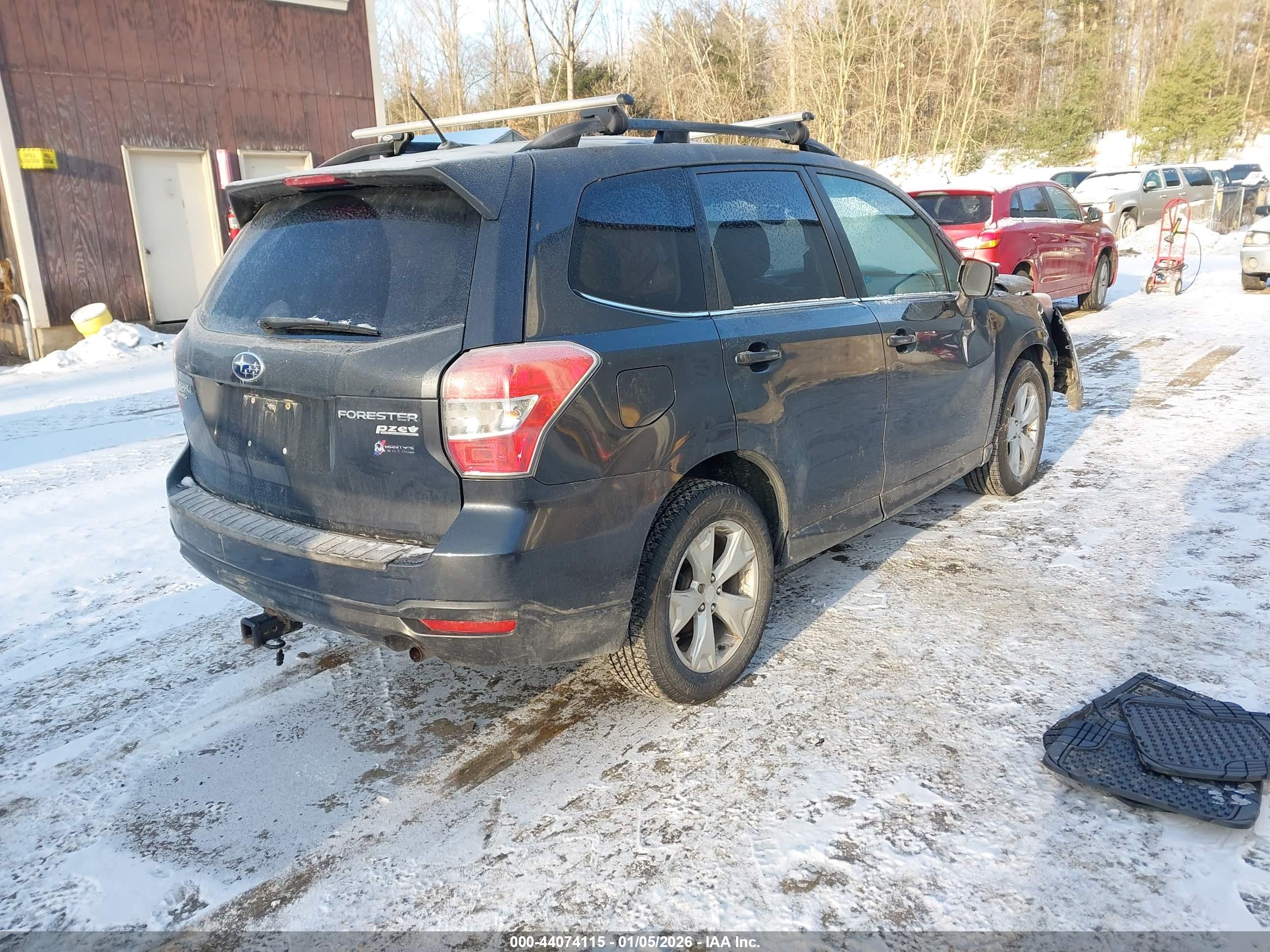 SUBARU FORESTER image 4