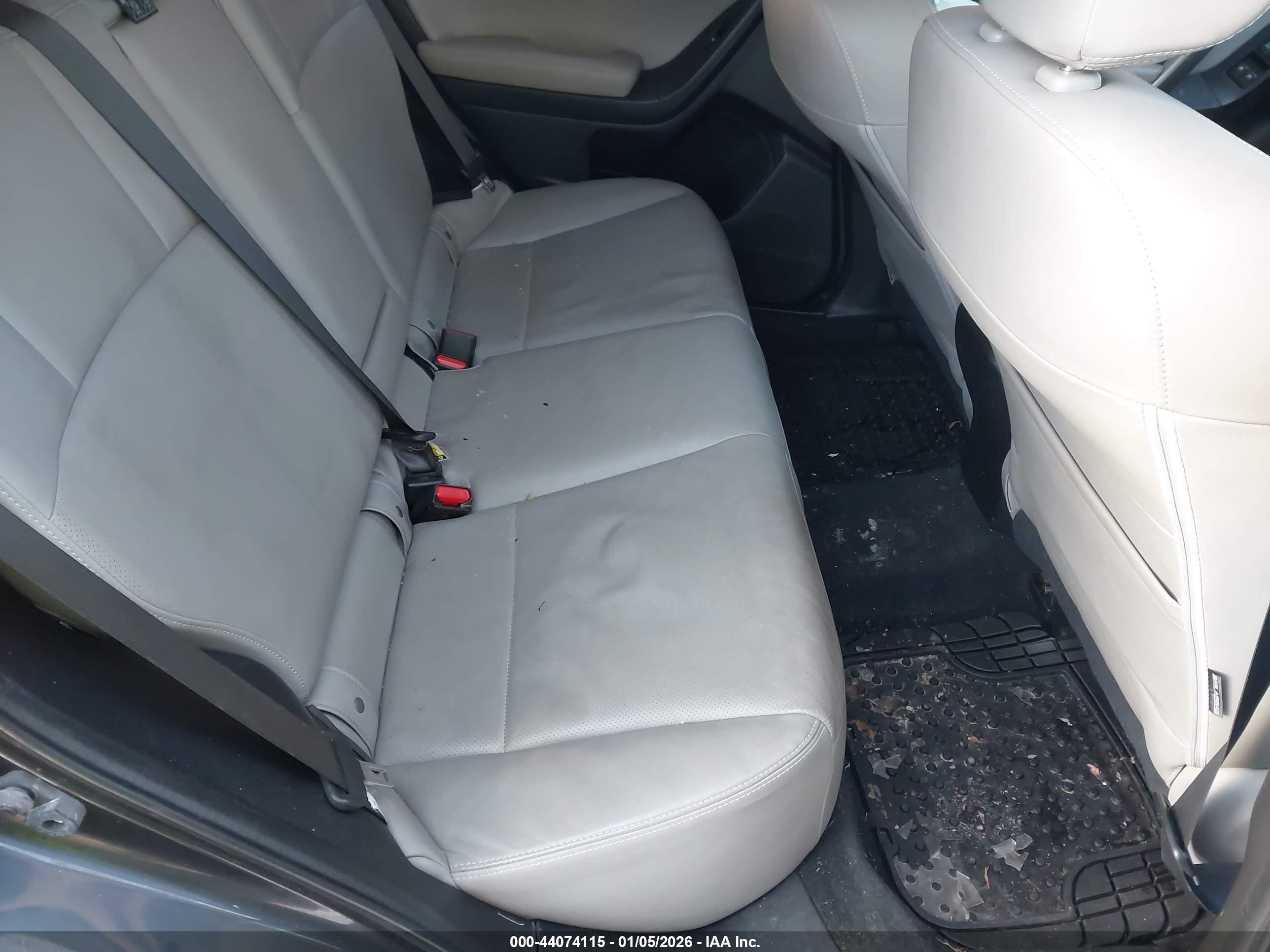 SUBARU FORESTER image 8