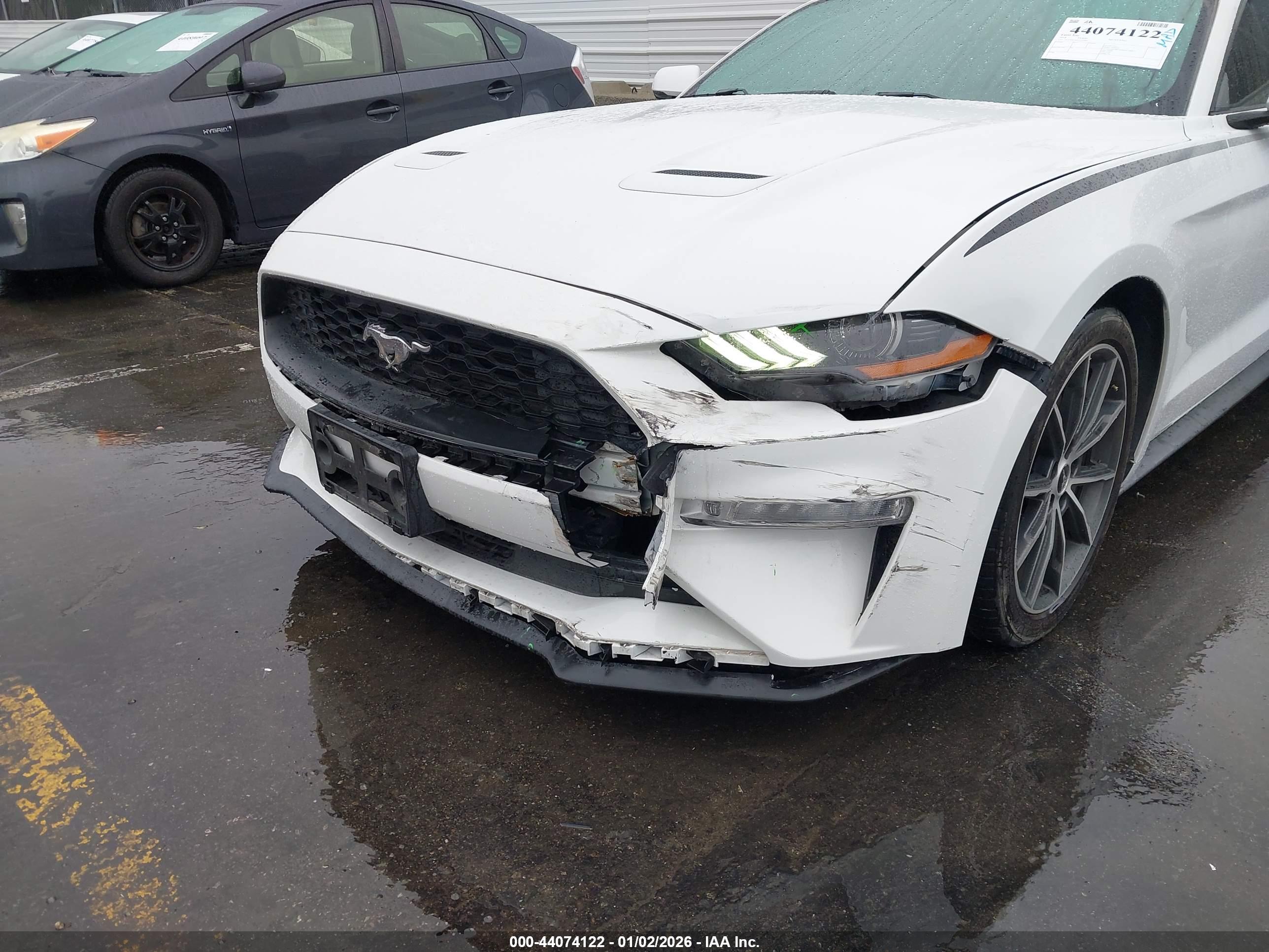 FORD MUSTANG image 6