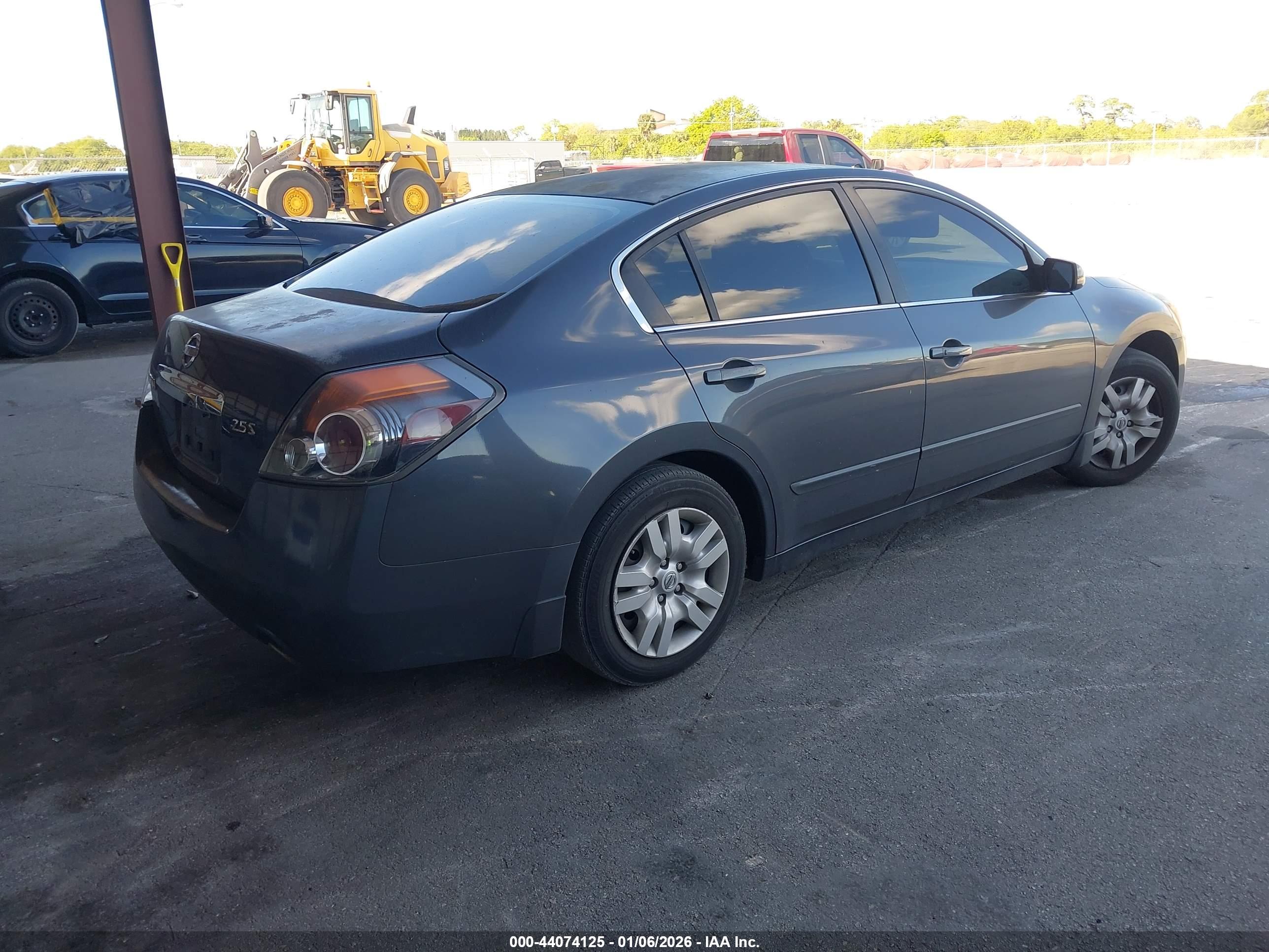 NISSAN ALTIMA image 4
