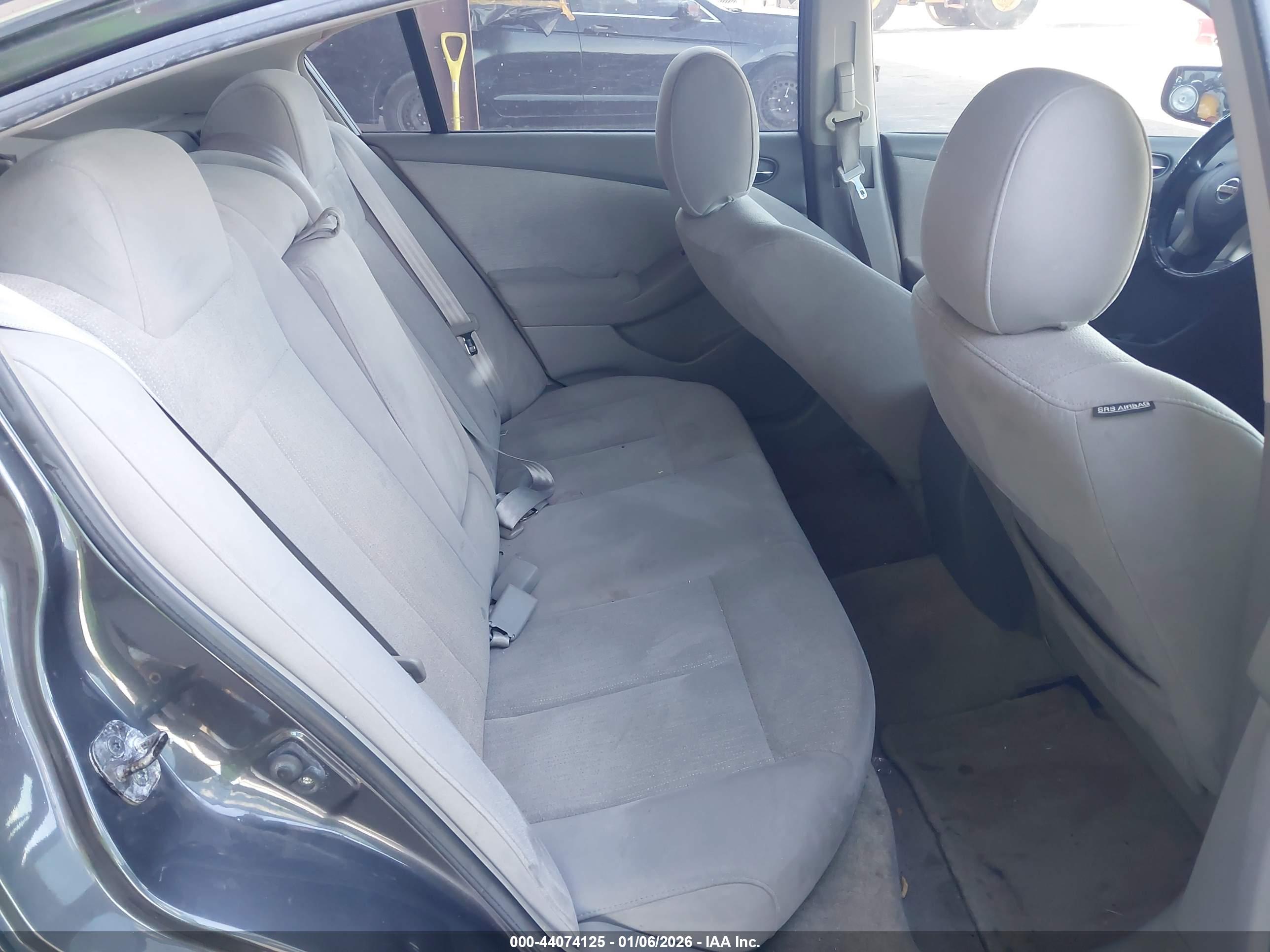 NISSAN ALTIMA image 8