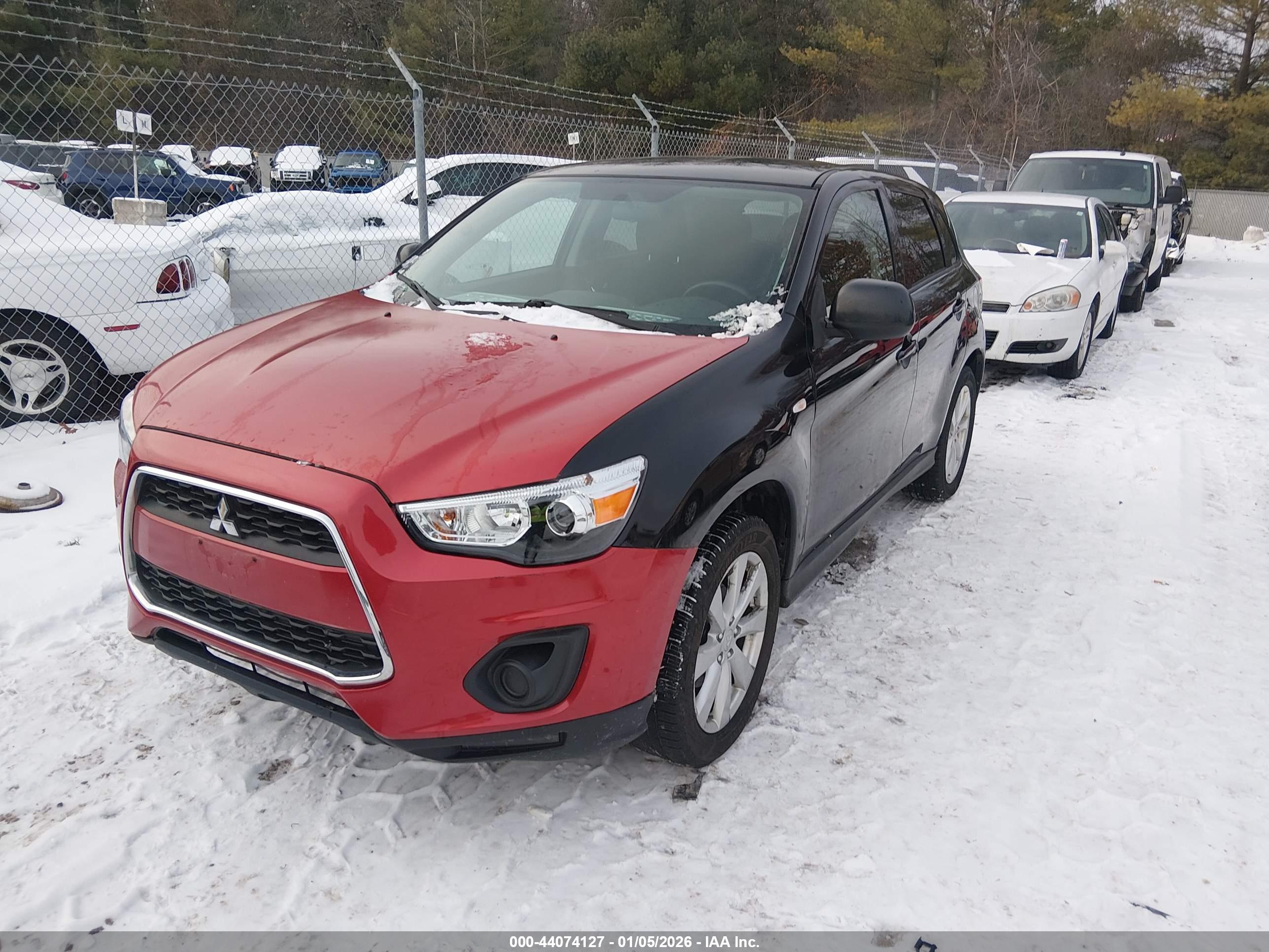 MITSUBISHI OUTLANDER image 2