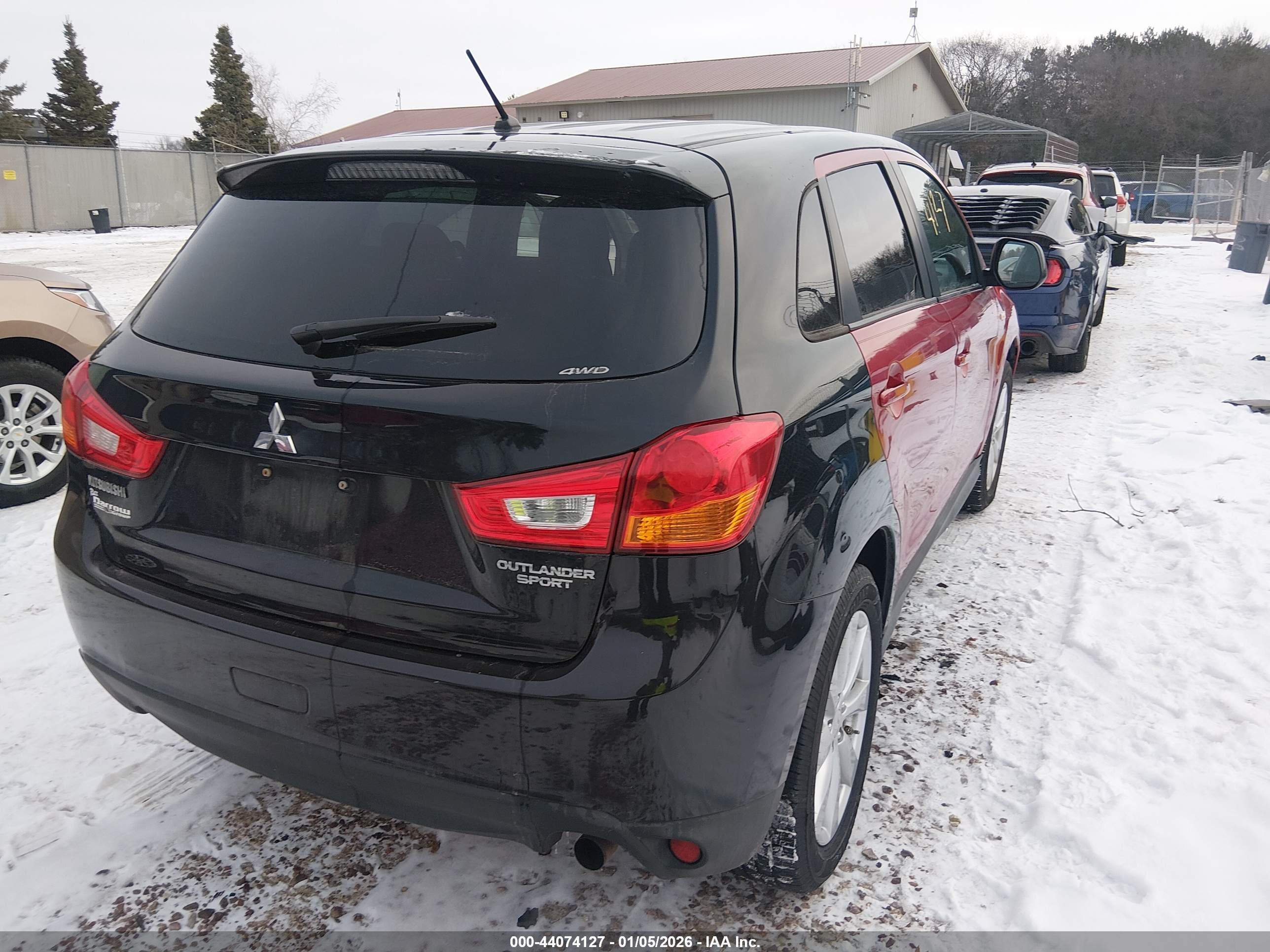 MITSUBISHI OUTLANDER image 4