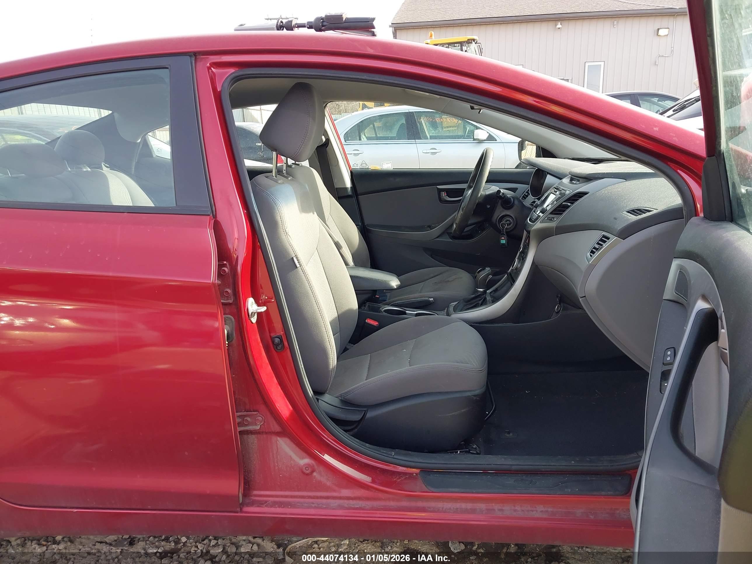 HYUNDAI ELANTRA image 5