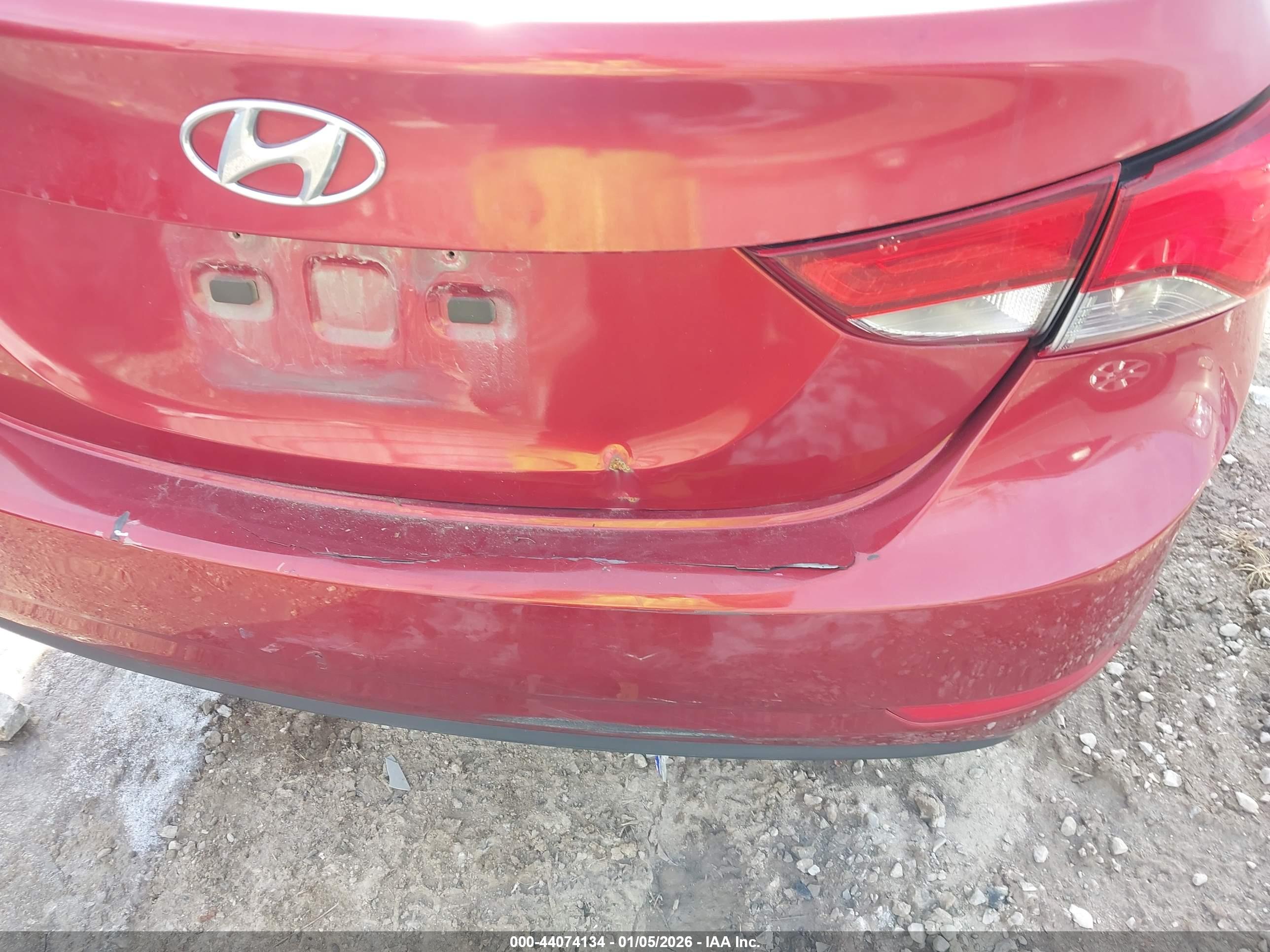 HYUNDAI ELANTRA image 6