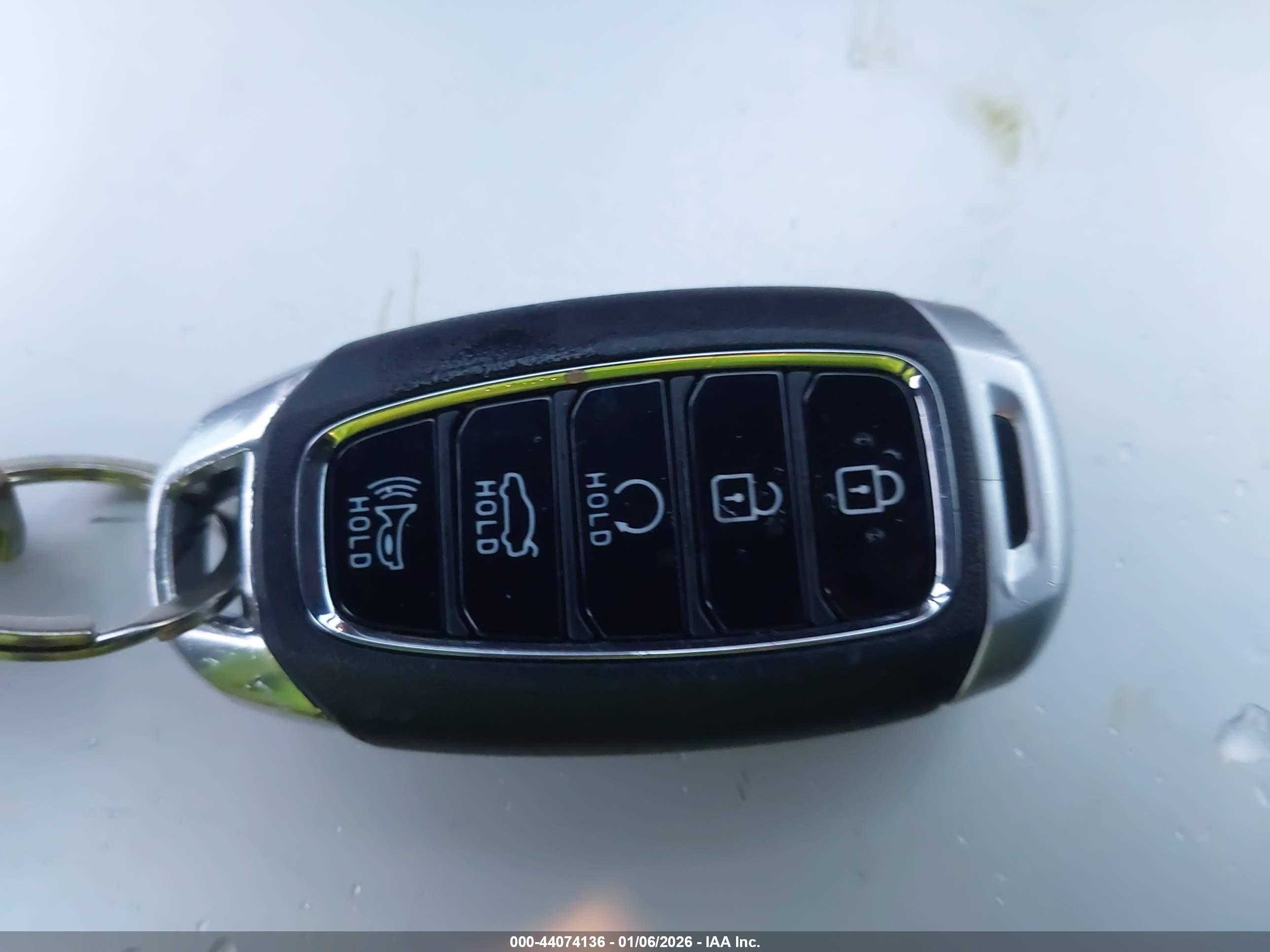 HYUNDAI ELANTRA image 11
