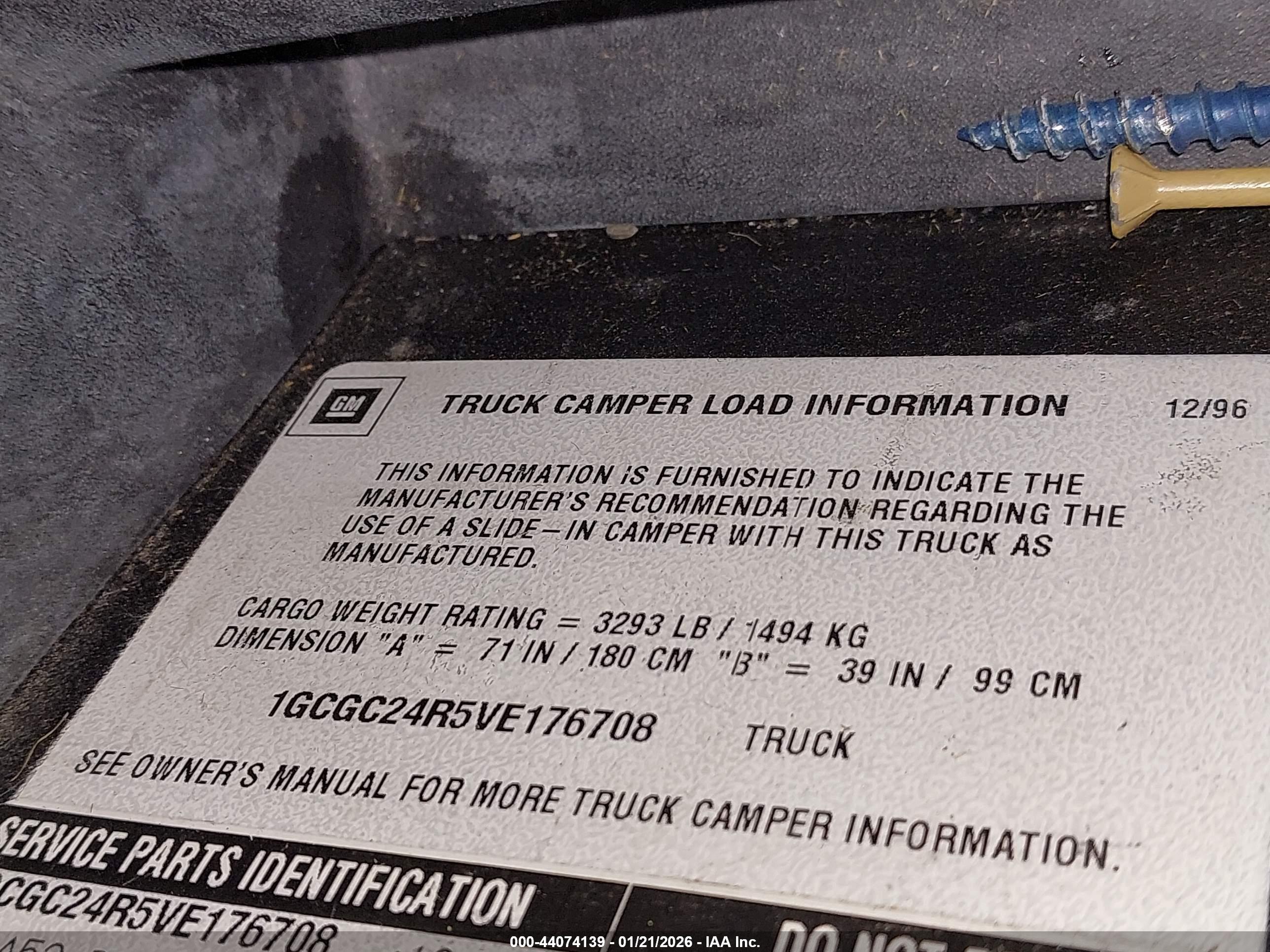 CHEVROLET C2500 image 9