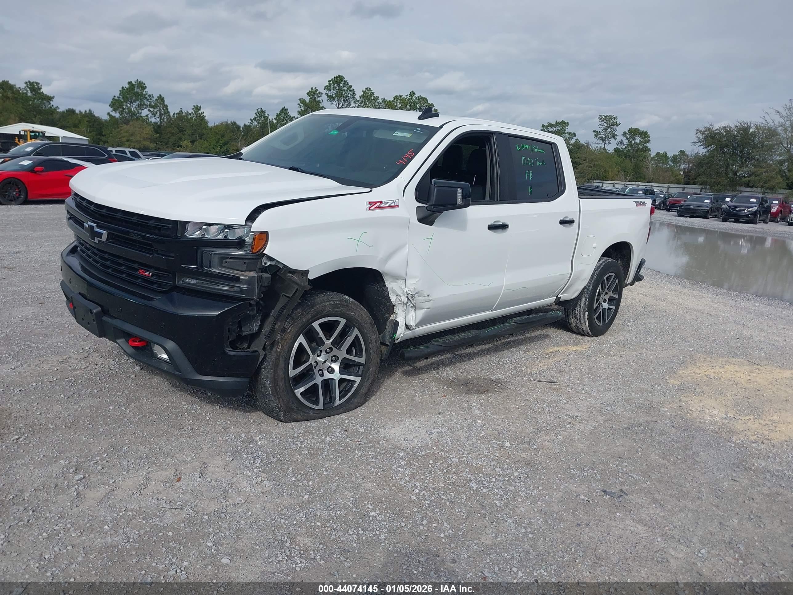 CHEVROLET SILVERADO image 2