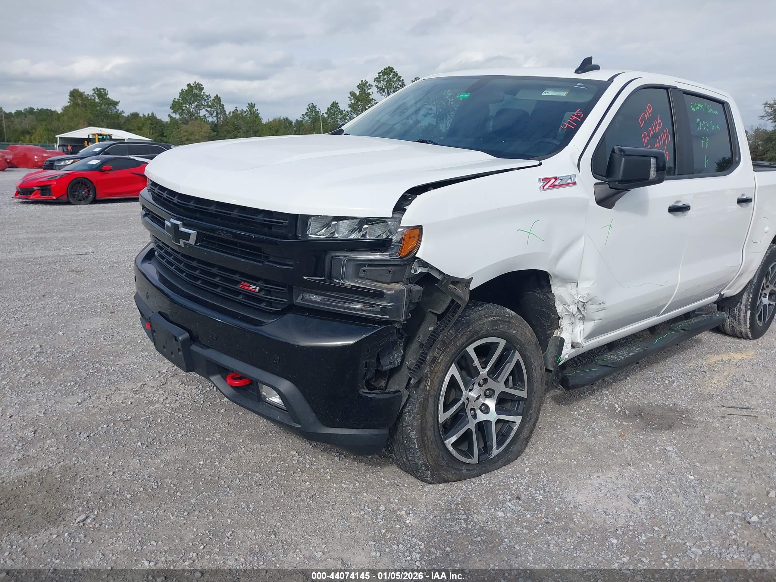 CHEVROLET SILVERADO image 6