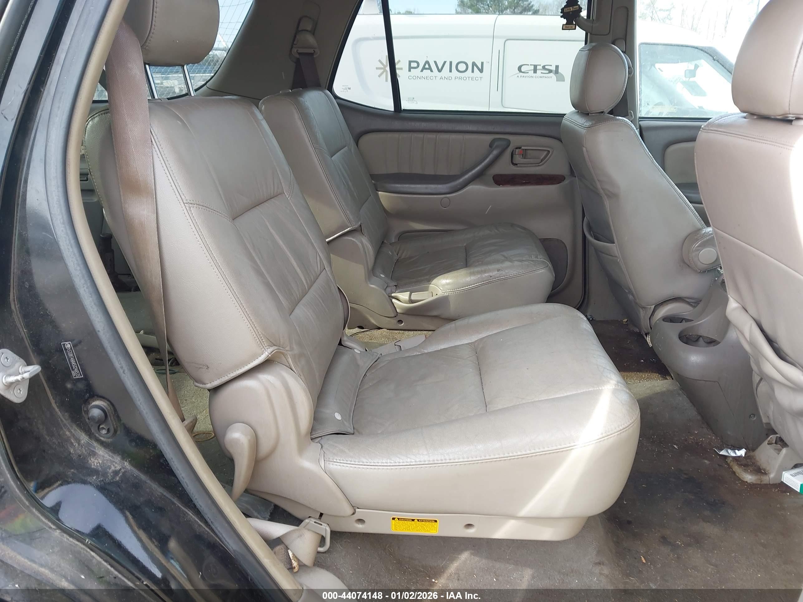 TOYOTA SEQUOIA image 8