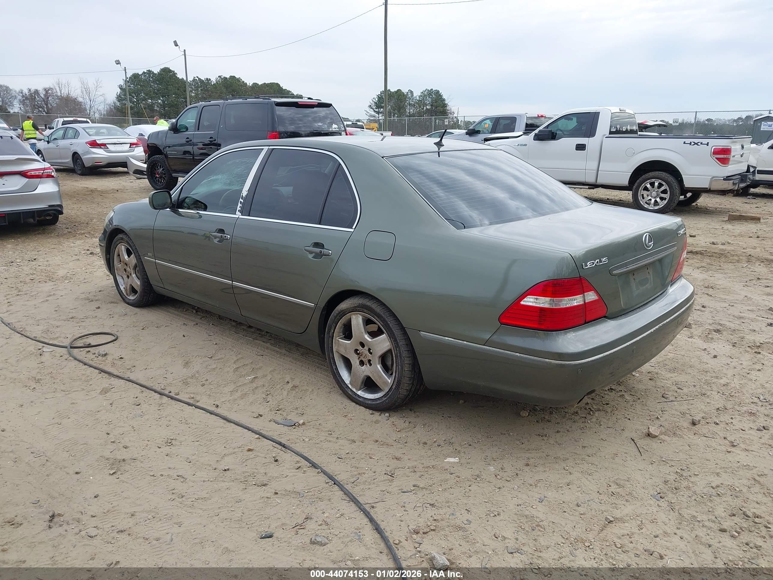 LEXUS LS image 3