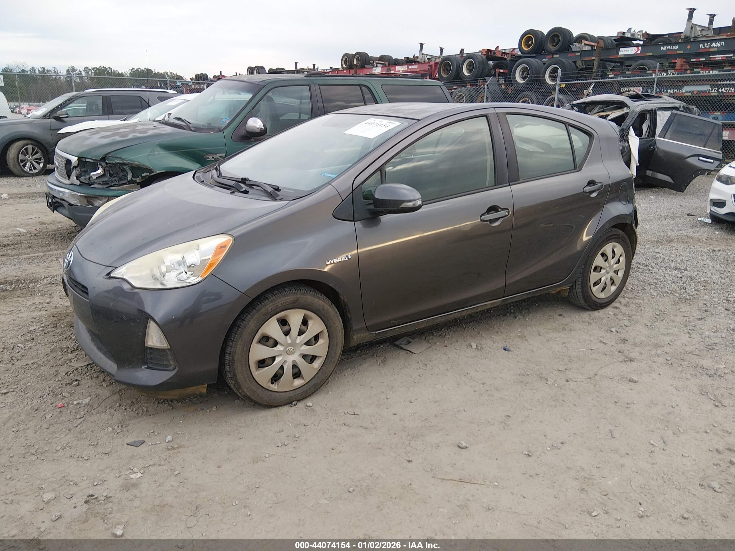 TOYOTA PRIUS image 2