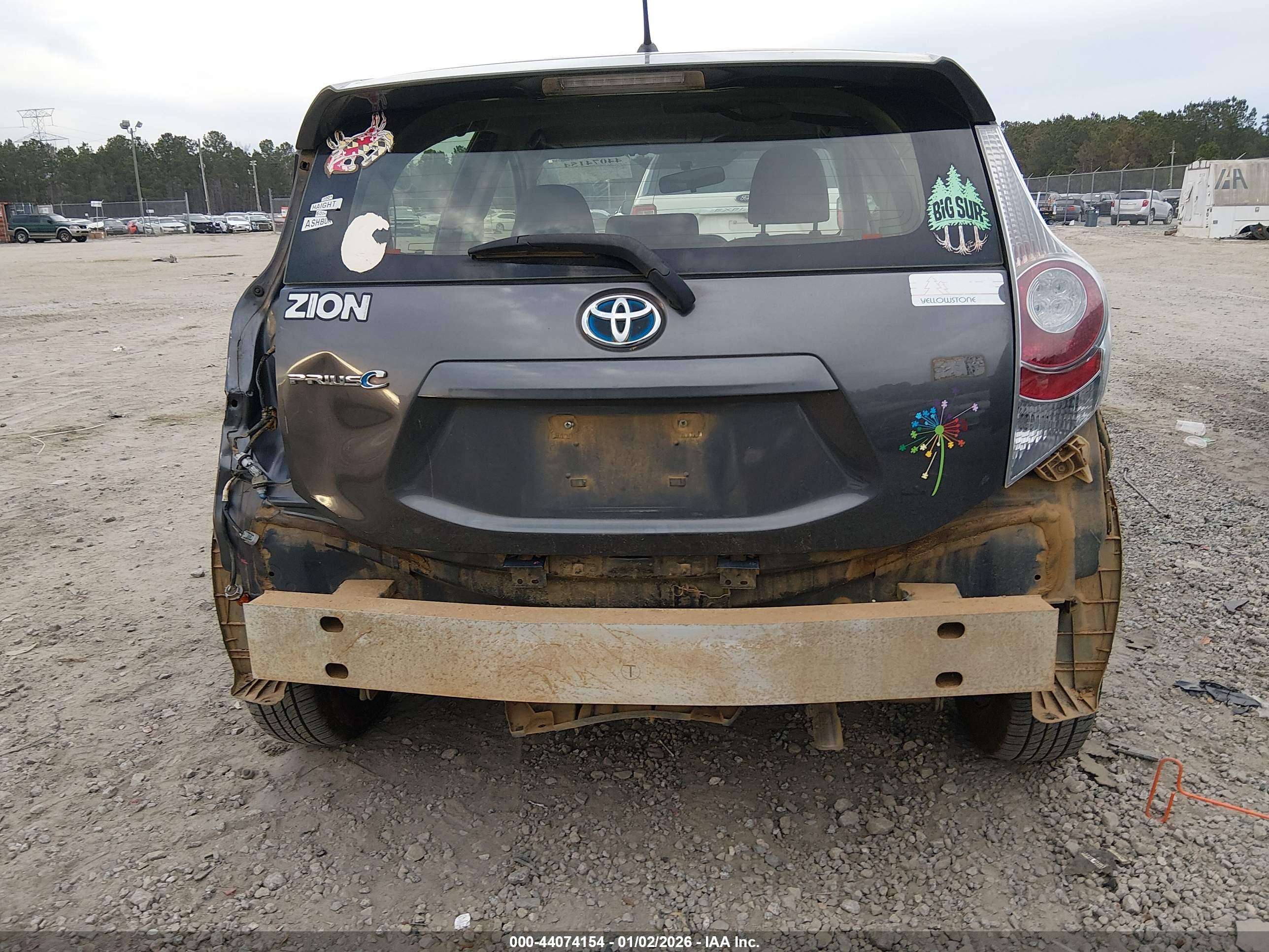 TOYOTA PRIUS image 6