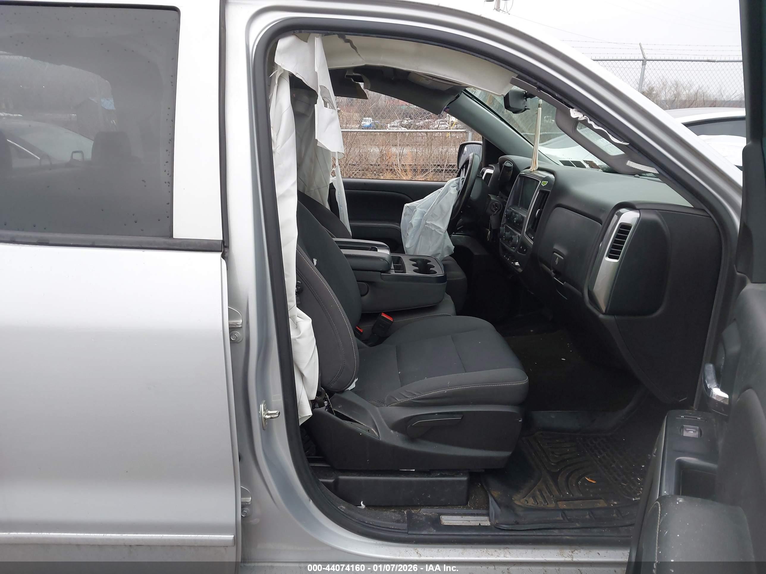 CHEVROLET SILVERADO image 5