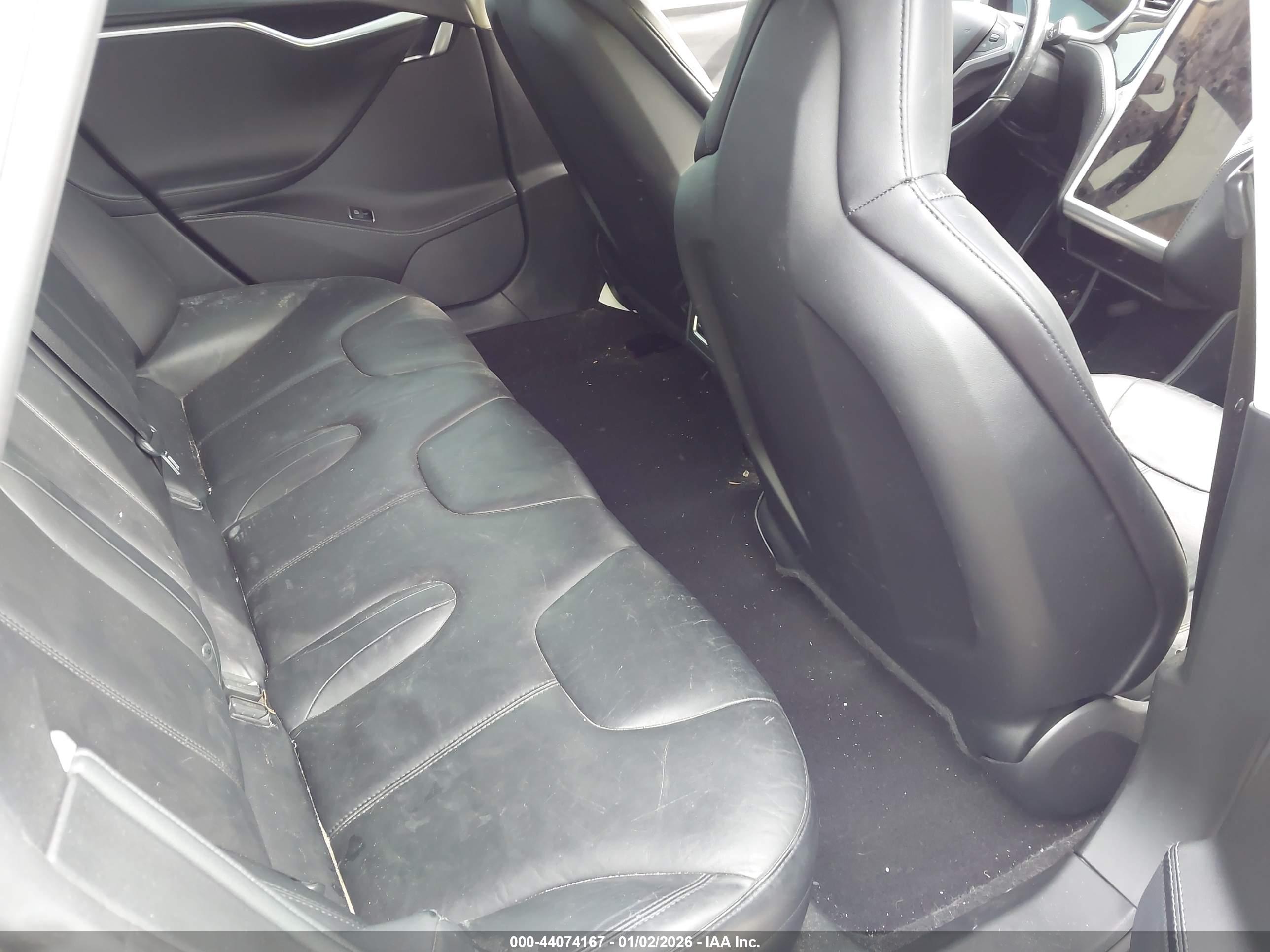 TESLA MODEL image 8