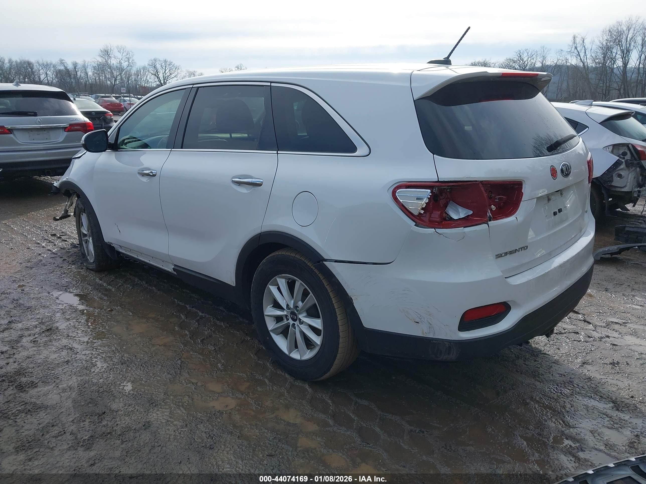 KIA SORENTO image 3