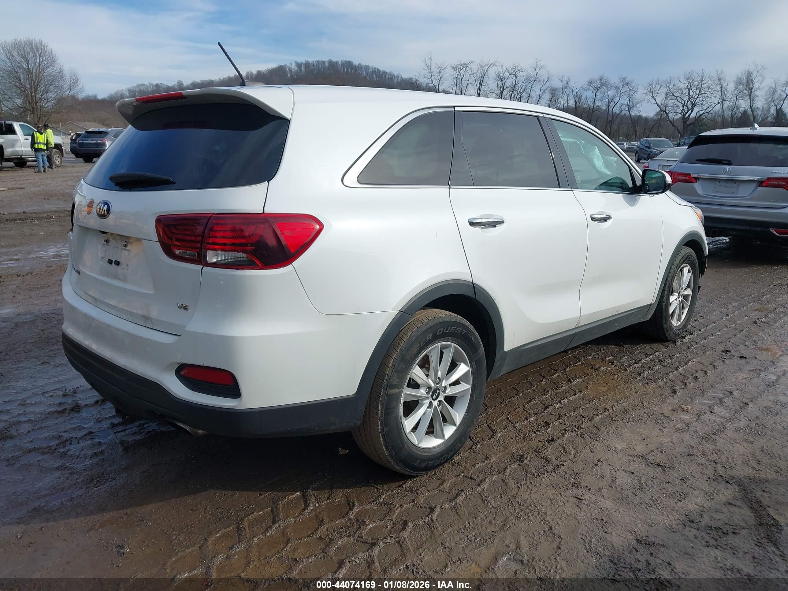KIA SORENTO image 4