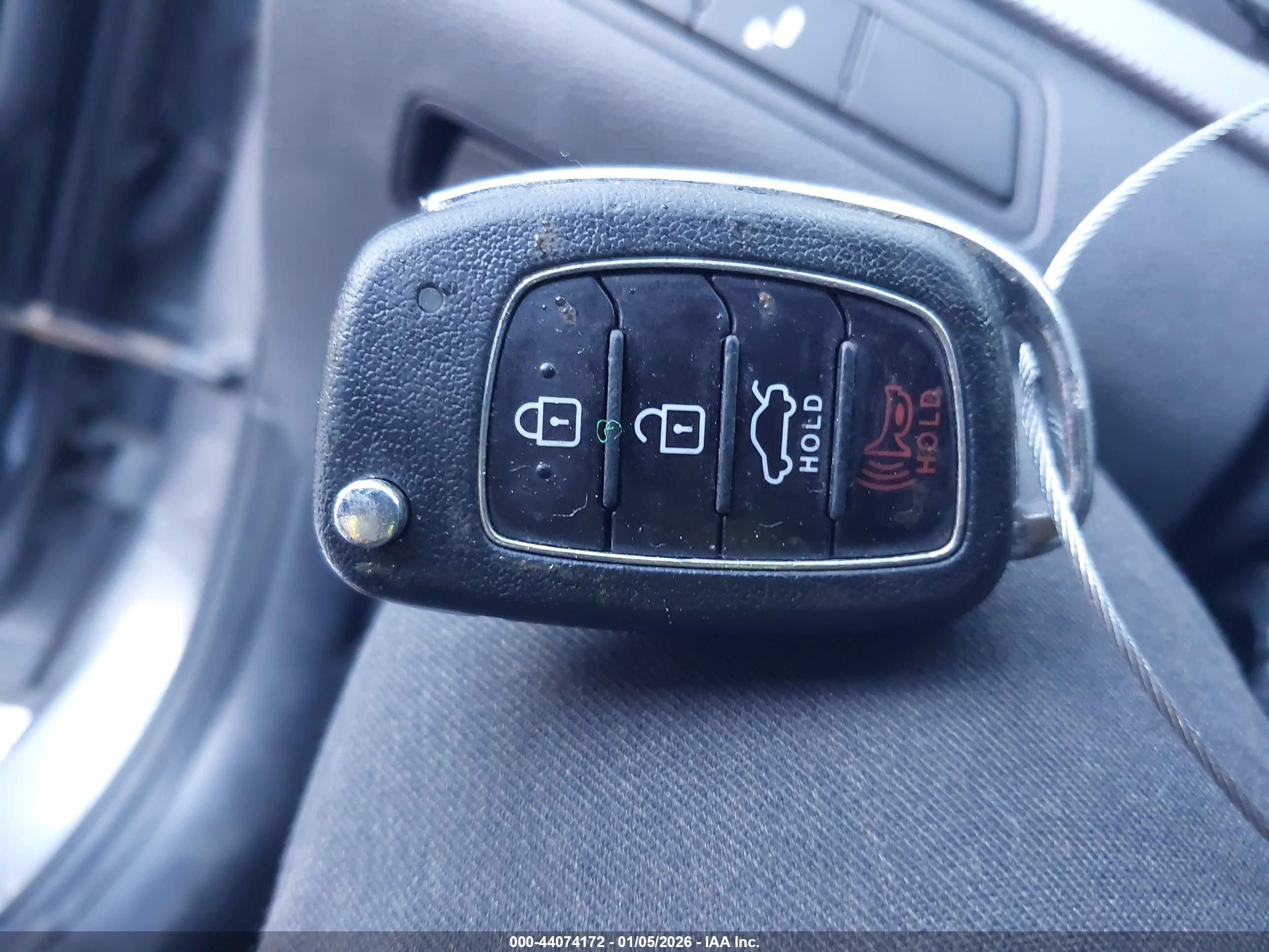 HYUNDAI SONATA image 11