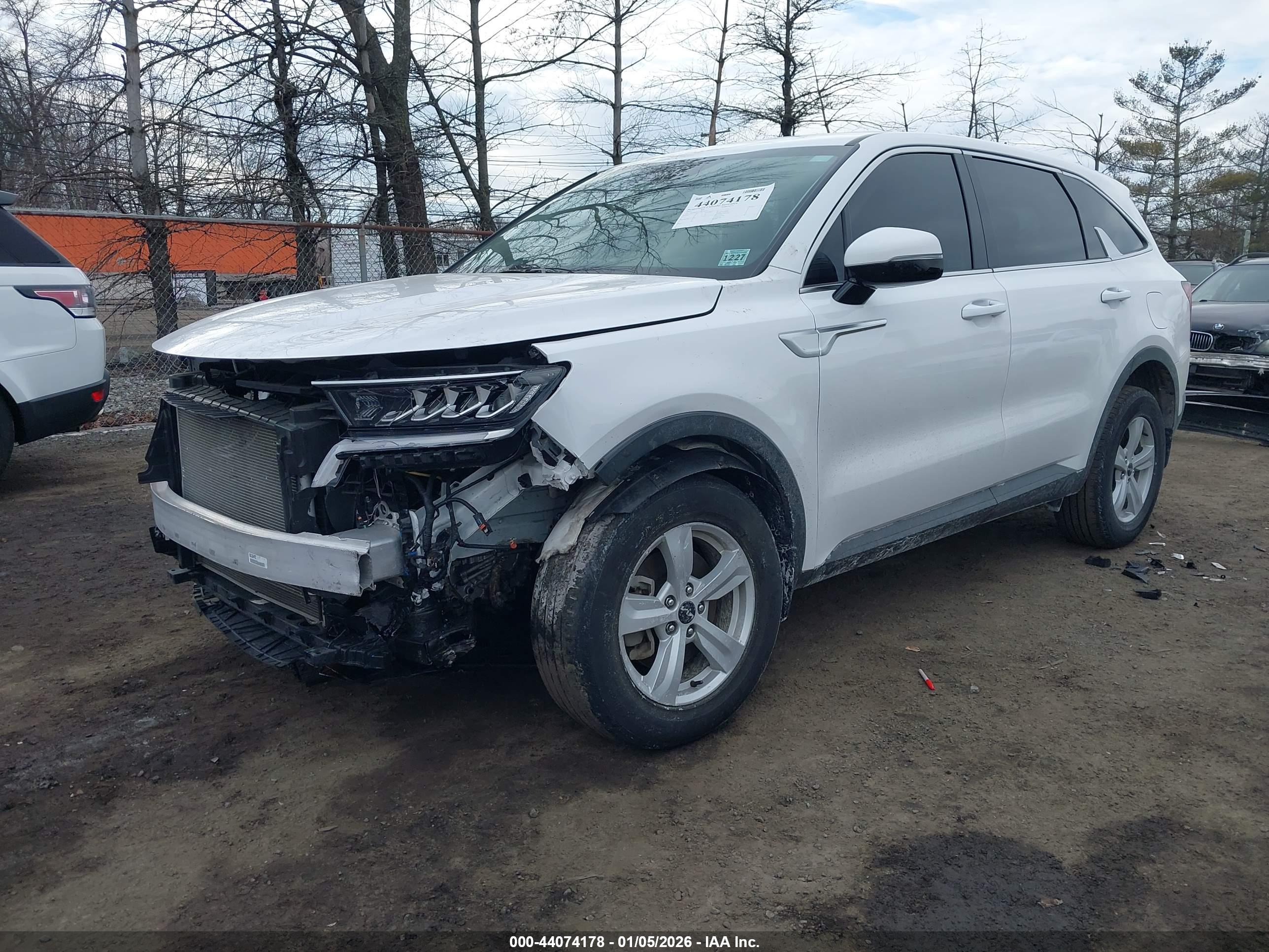 KIA SORENTO image 2